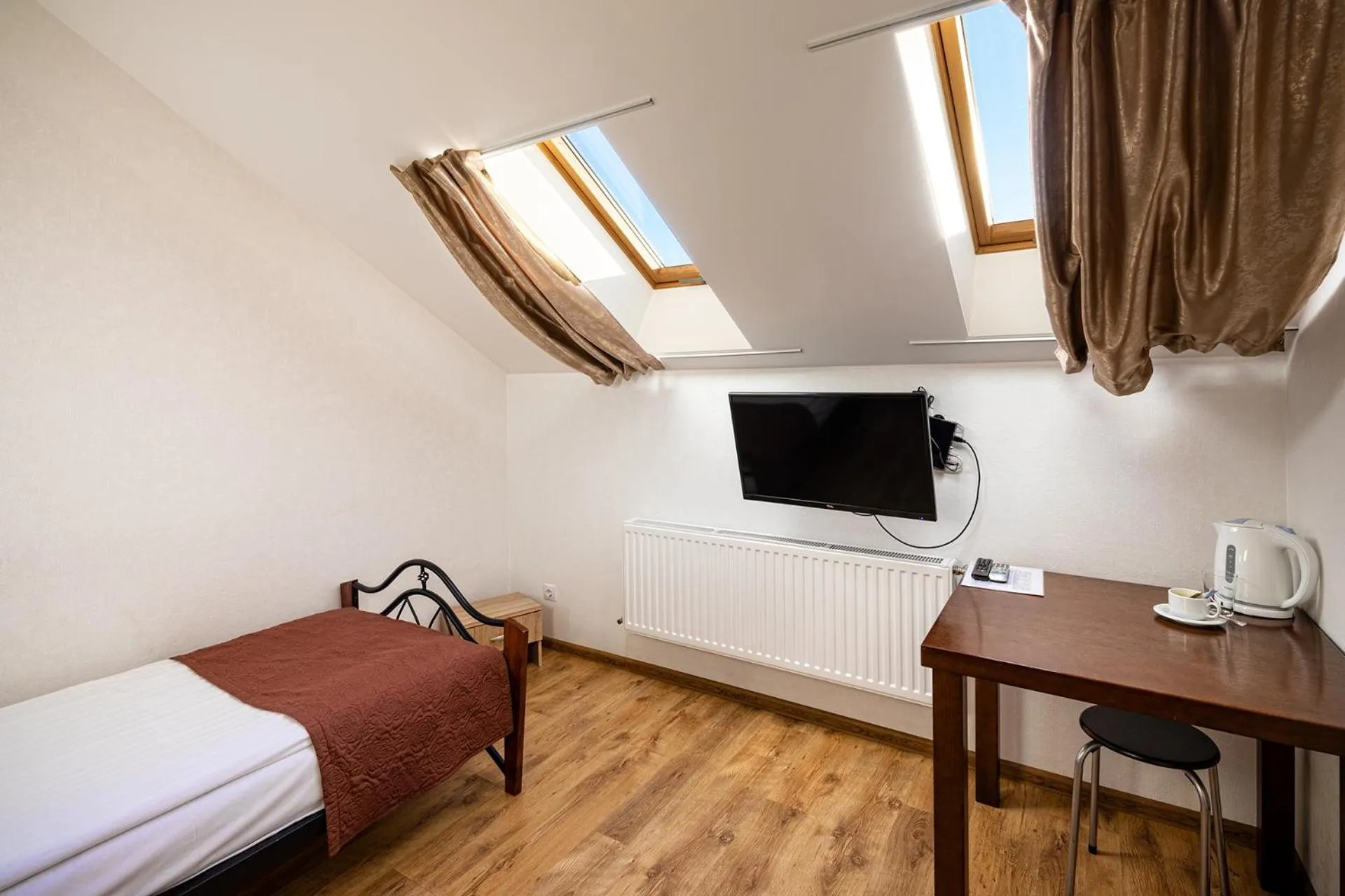 Bedroom, Bed in Biplan Hotel