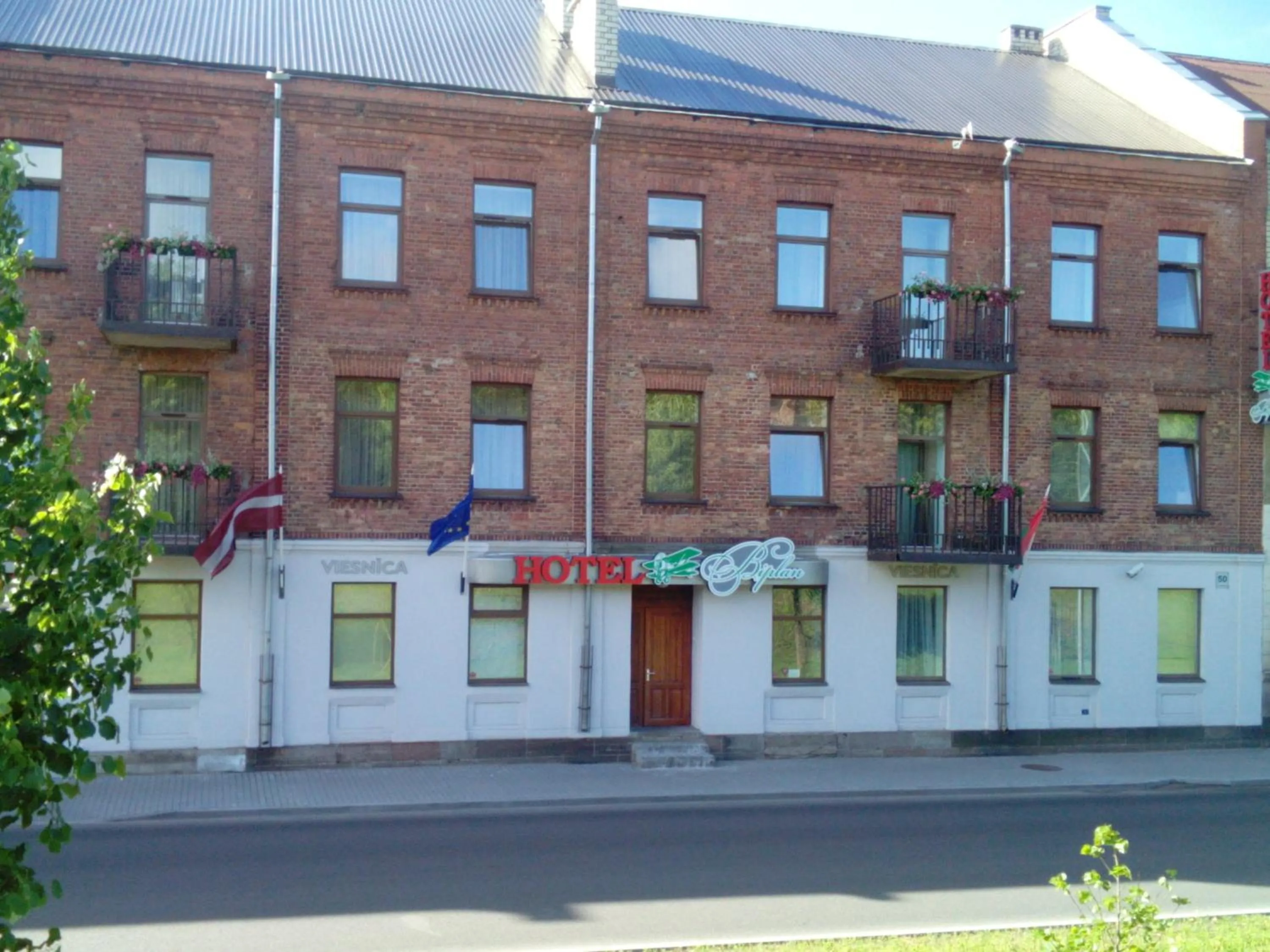 Facade/entrance in Biplan Hotel