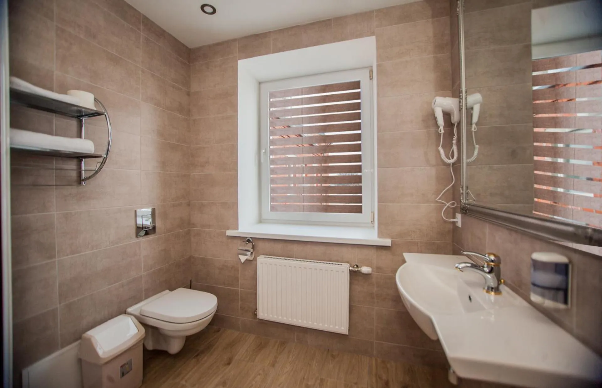 Bathroom in Biplan Hotel