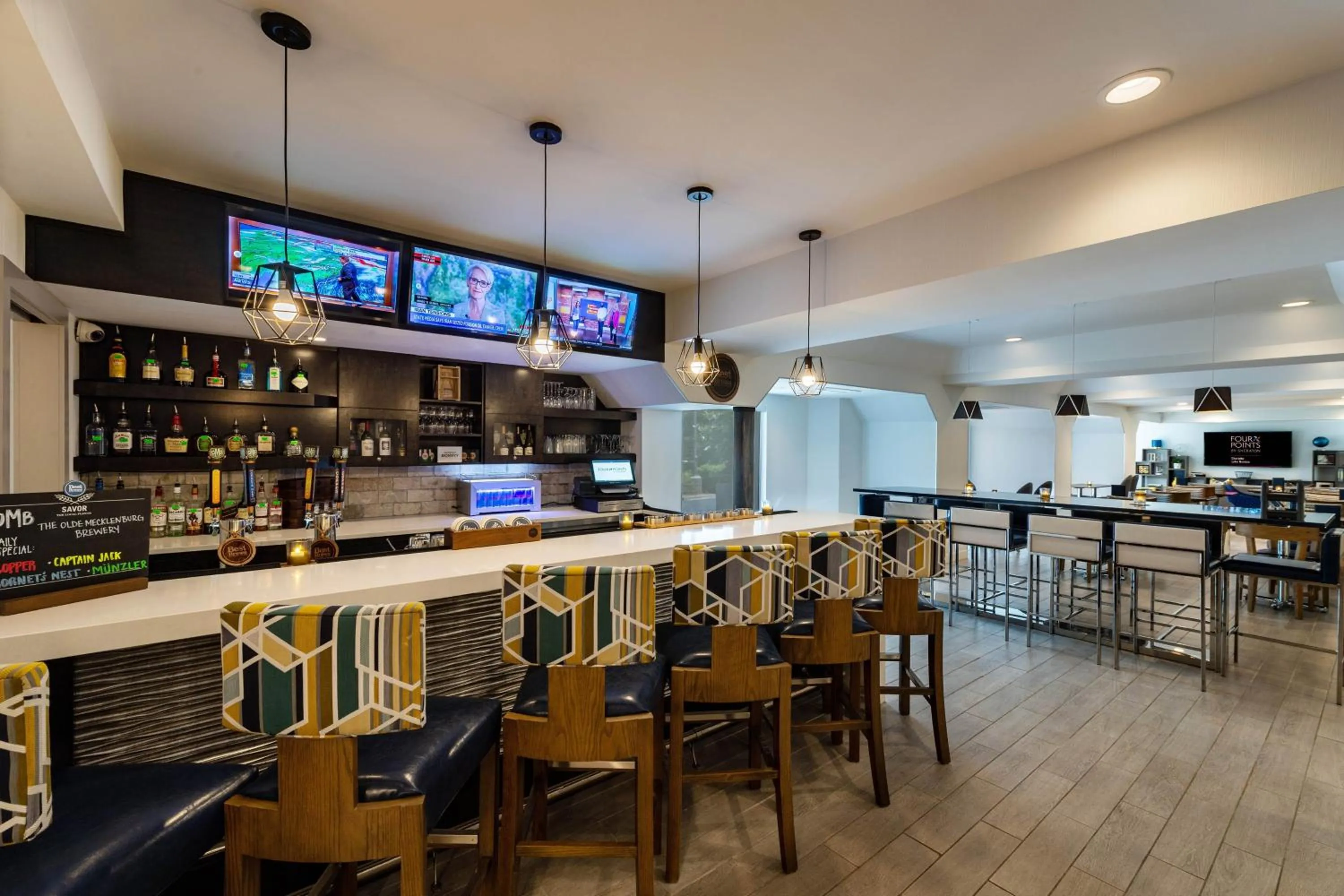 Restaurant/places to eat in Four Points by Sheraton Charlotte - Lake Norman