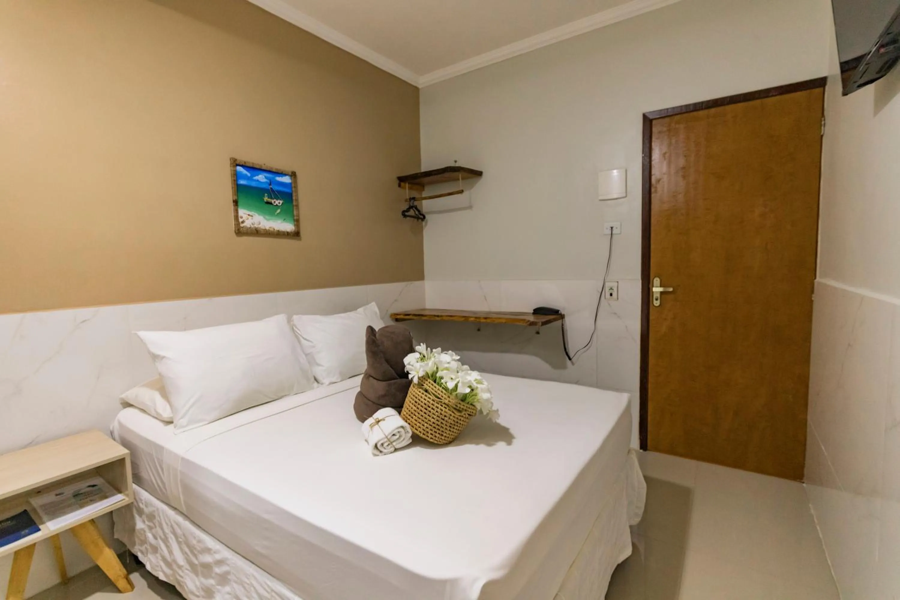 Photo of the whole room, Bed in Pousada Ponta de Mangue