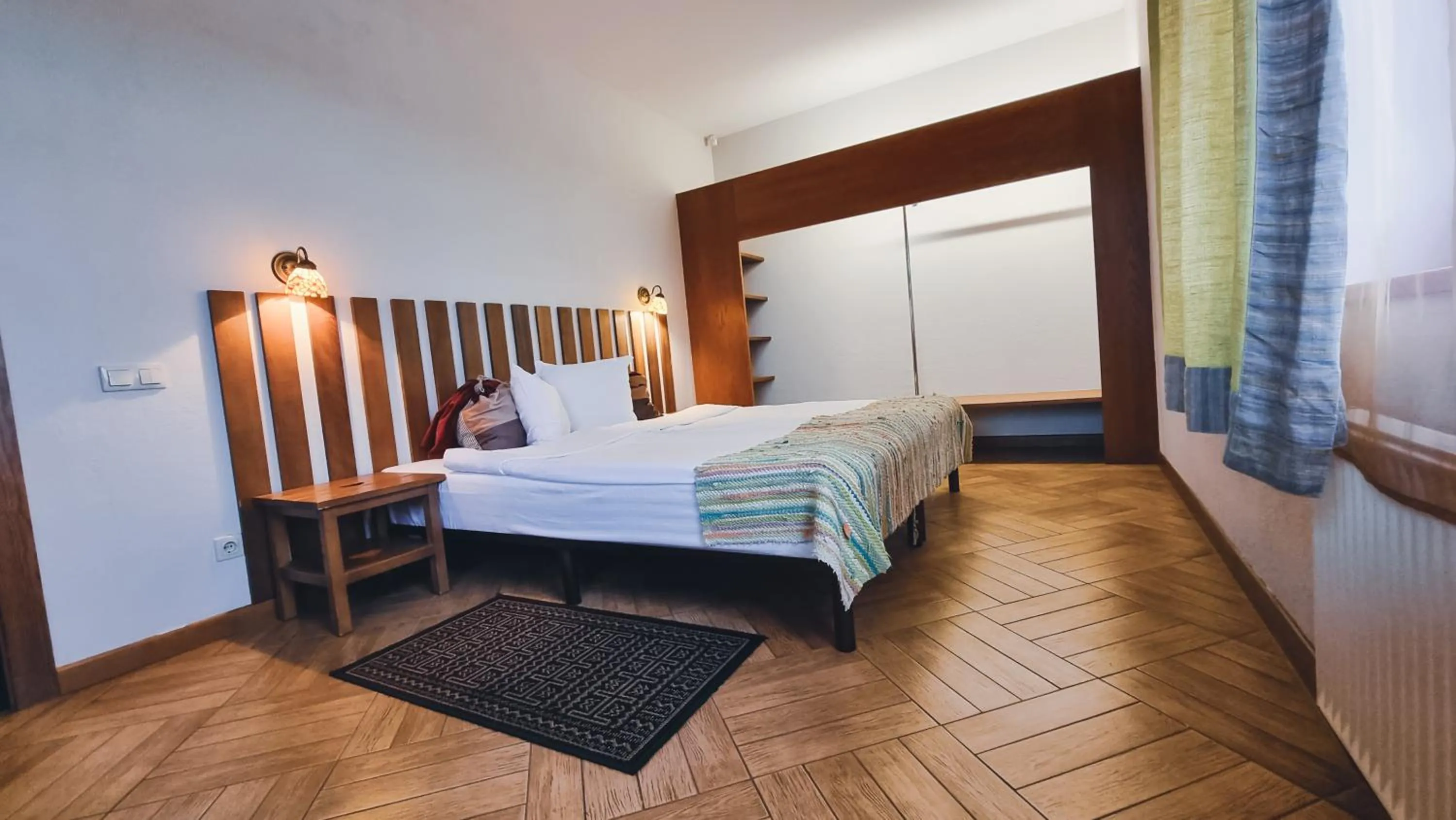 Bed in Kapteinu Osta