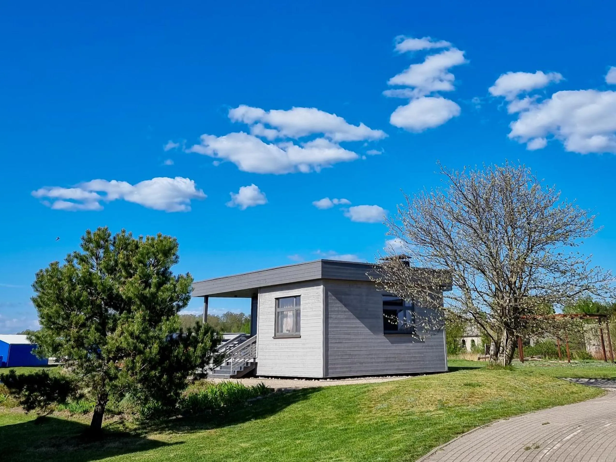 Property building in Kapteinu Osta