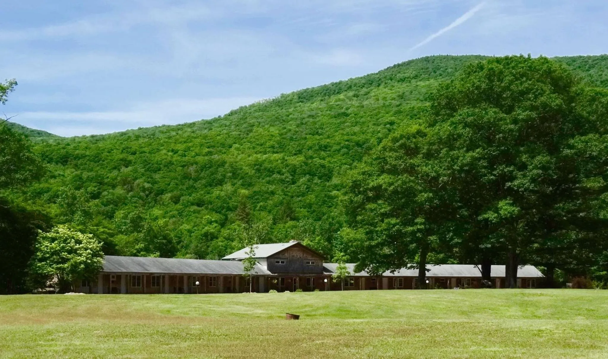 Property building in Aerie Inn of Vermont
