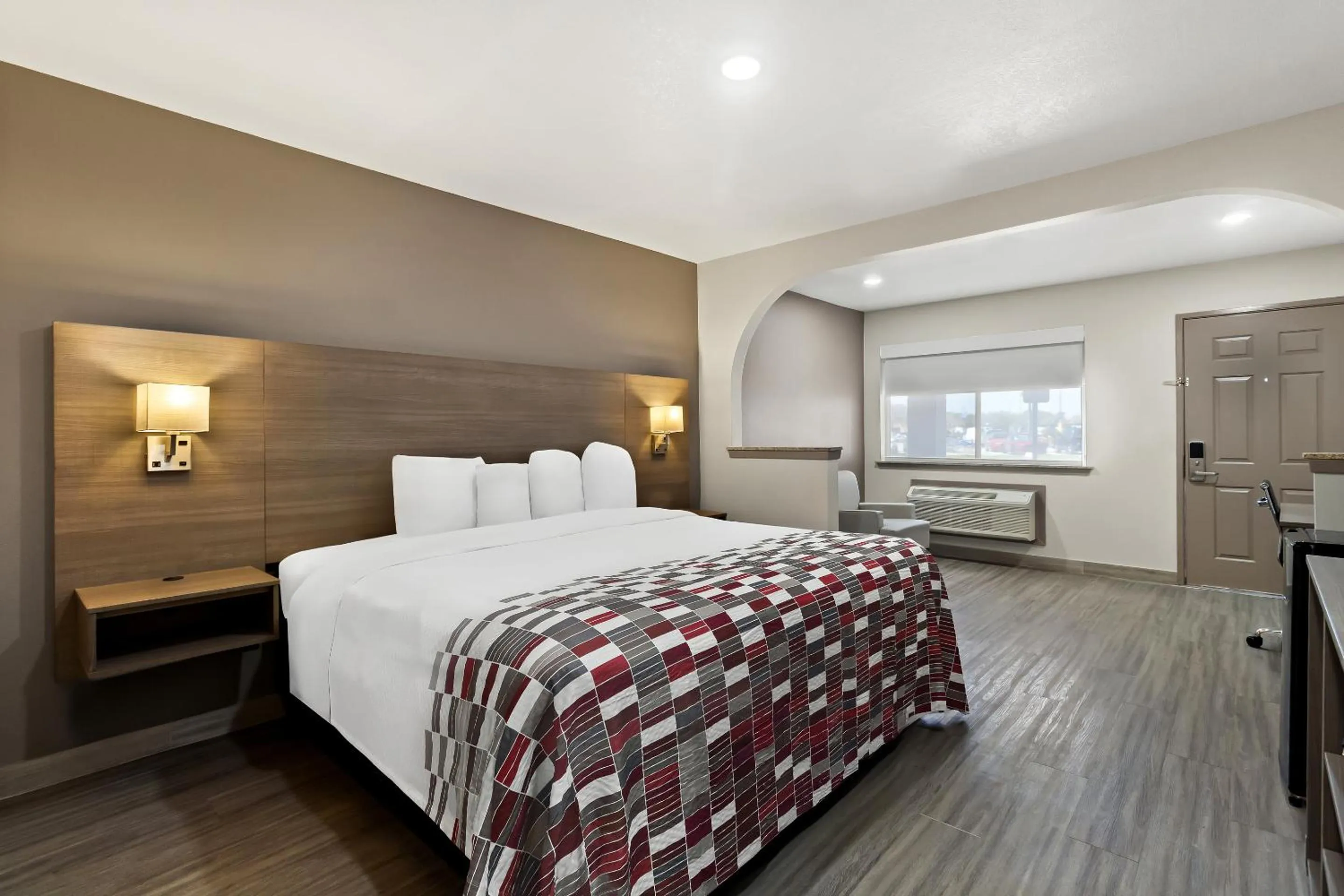 Bedroom, Bed in Red Roof Inn Stafford, TX