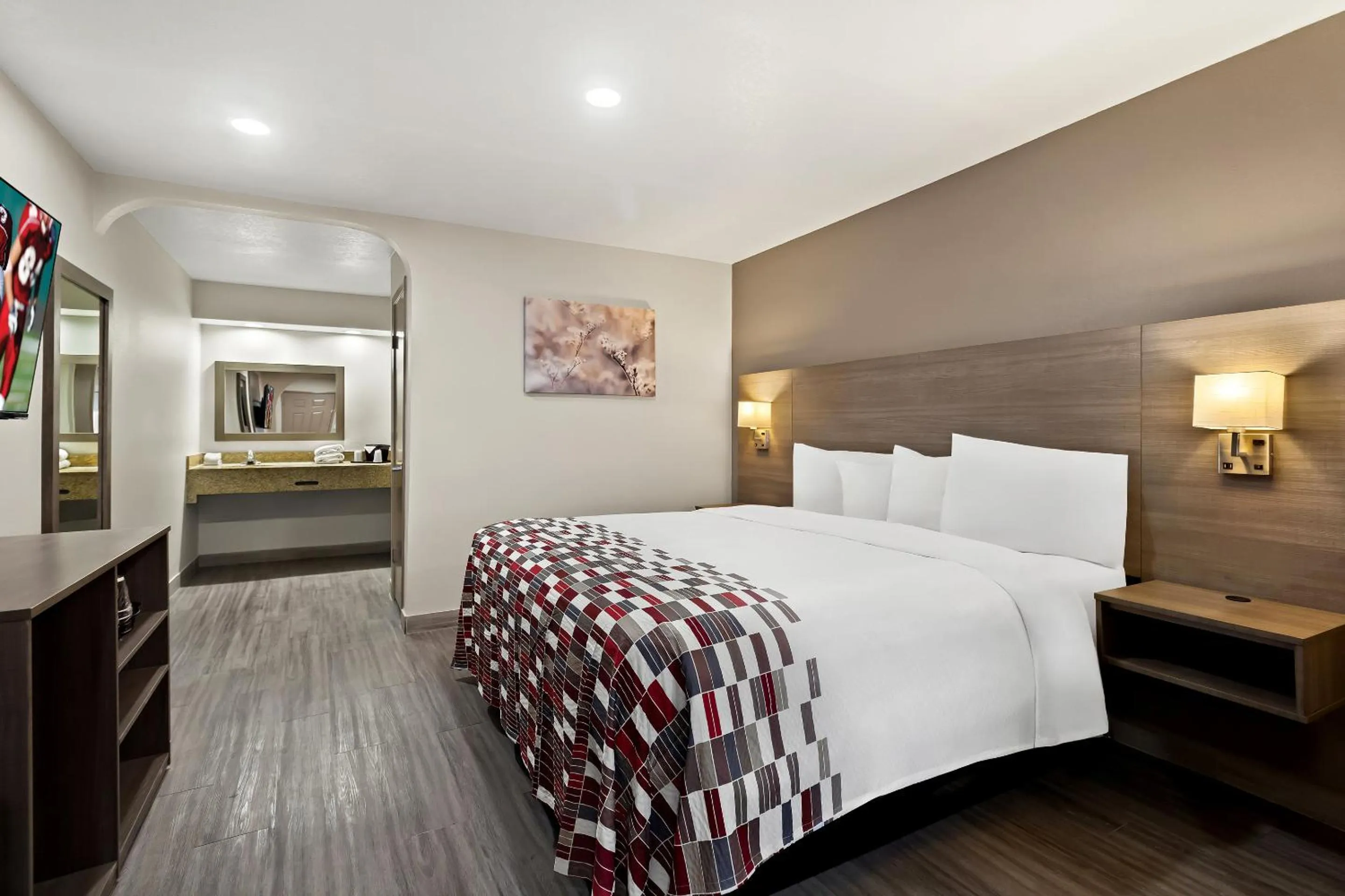 Bedroom, Bed in Red Roof Inn Stafford, TX