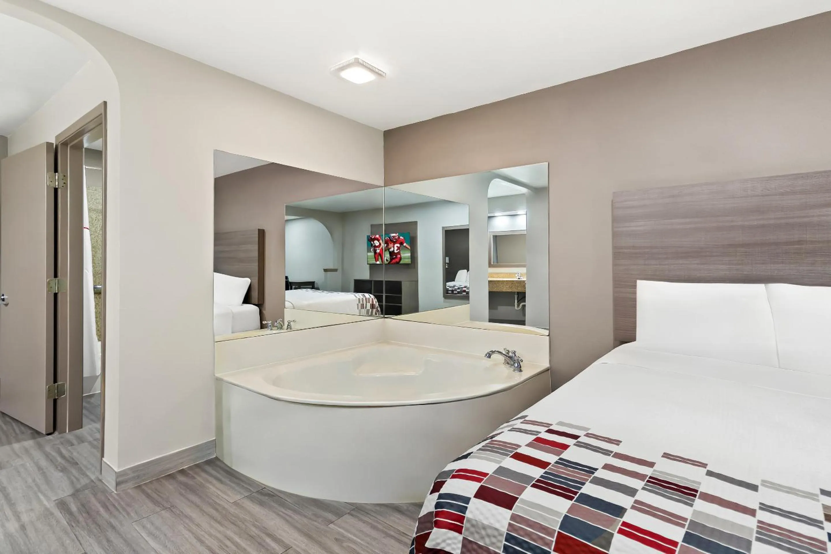 Spa and wellness centre/facilities, Bed in Red Roof Inn Stafford, TX