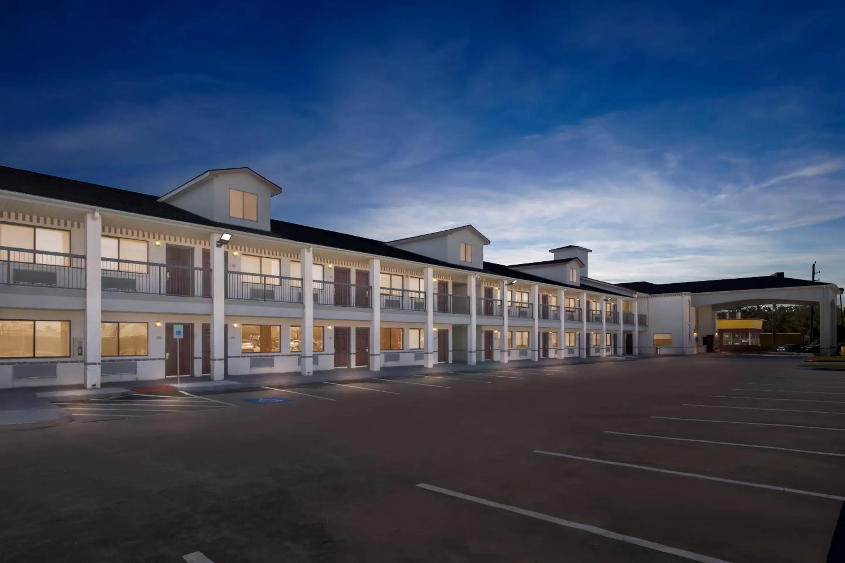 Facade/entrance in Red Roof Inn Stafford, TX