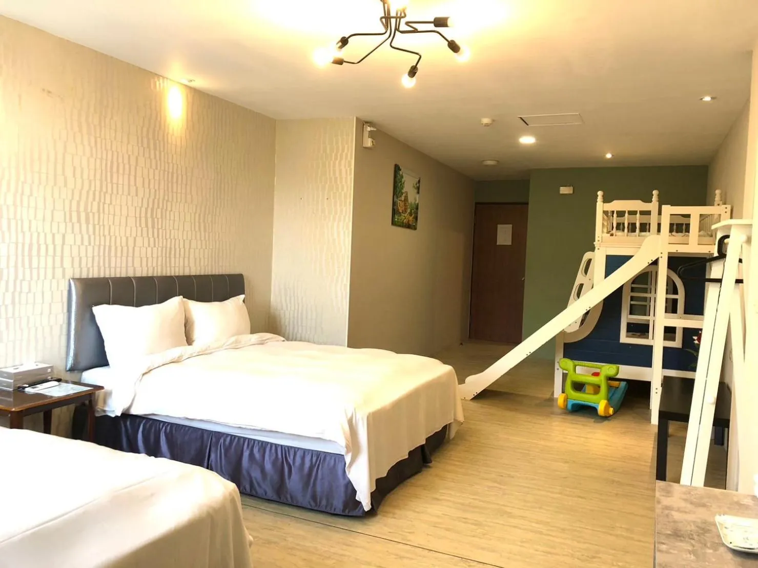 Bed in Sun Moon Lake Loft Inn