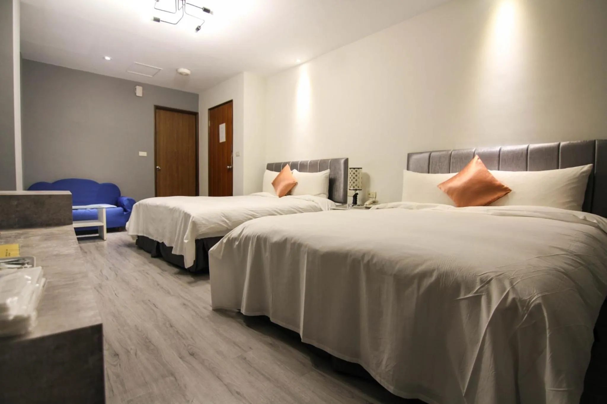 Photo of the whole room, Bed in Sun Moon Lake Loft Inn