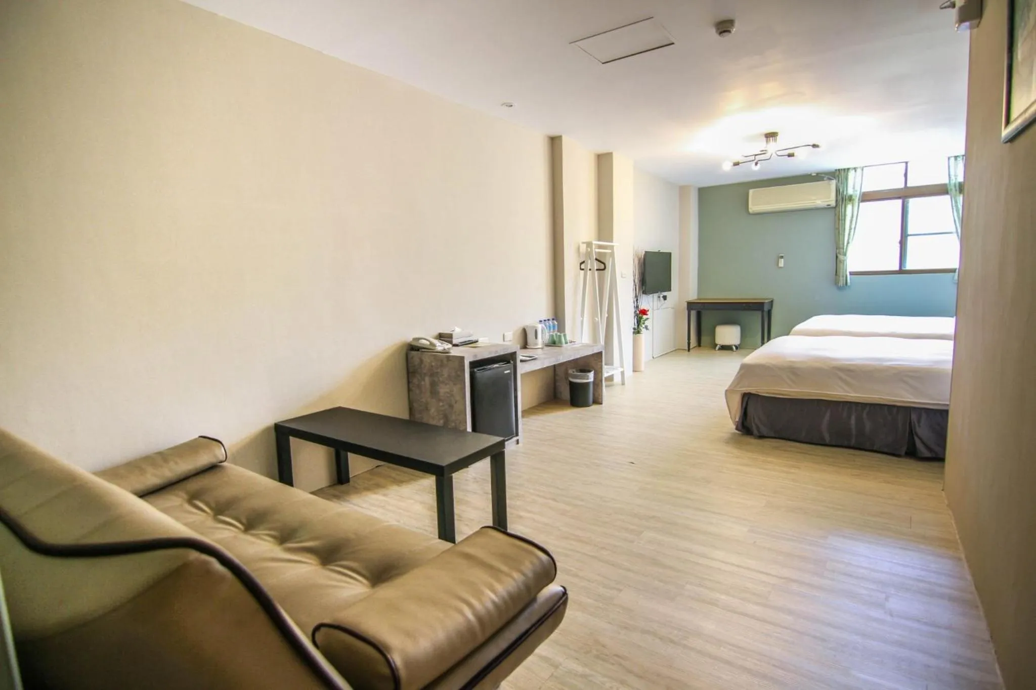 Photo of the whole room, Bed in Sun Moon Lake Loft Inn