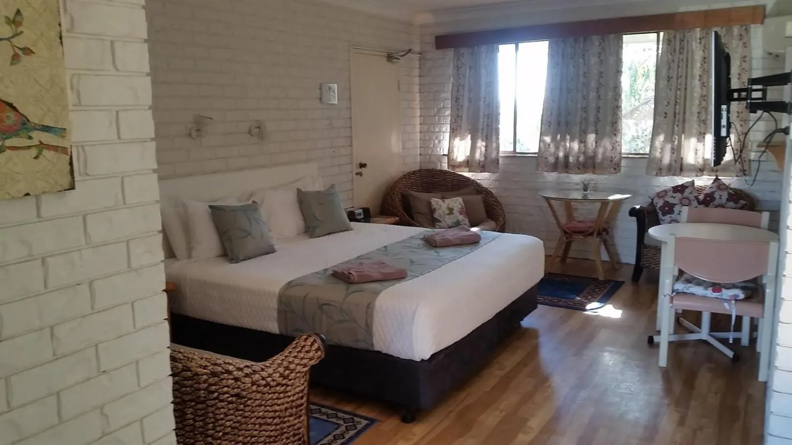 Other, Bed in Holland Park Motel