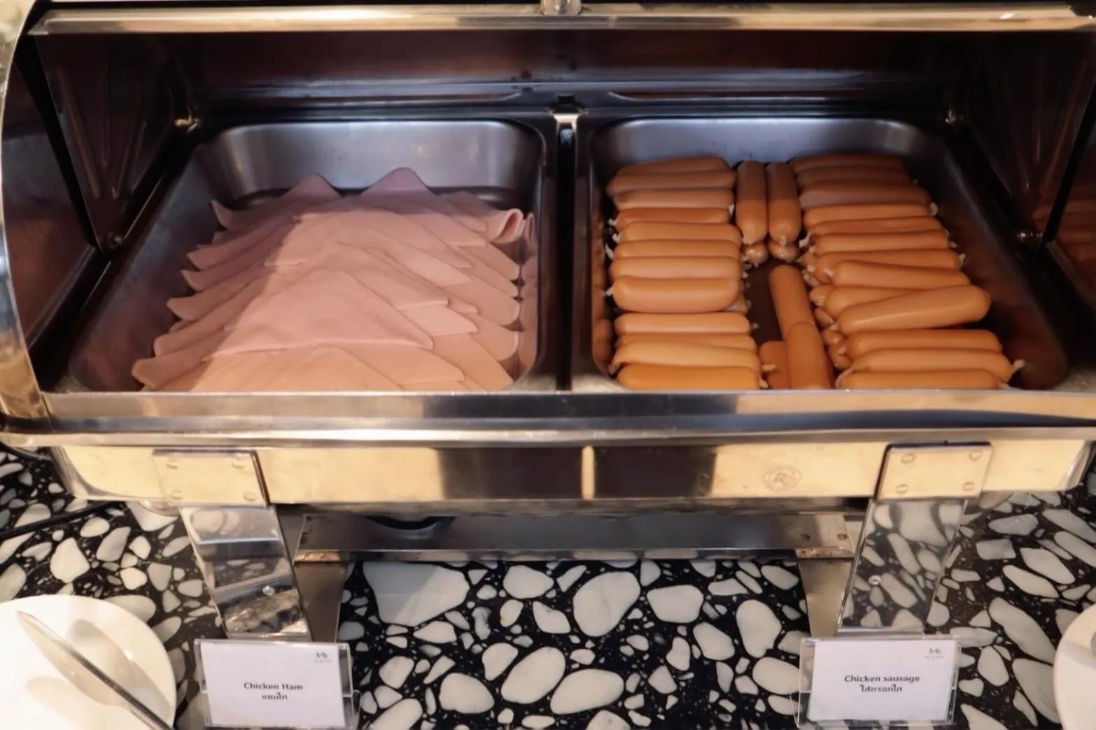 Breakfast in Mii Hotel Srinakarin