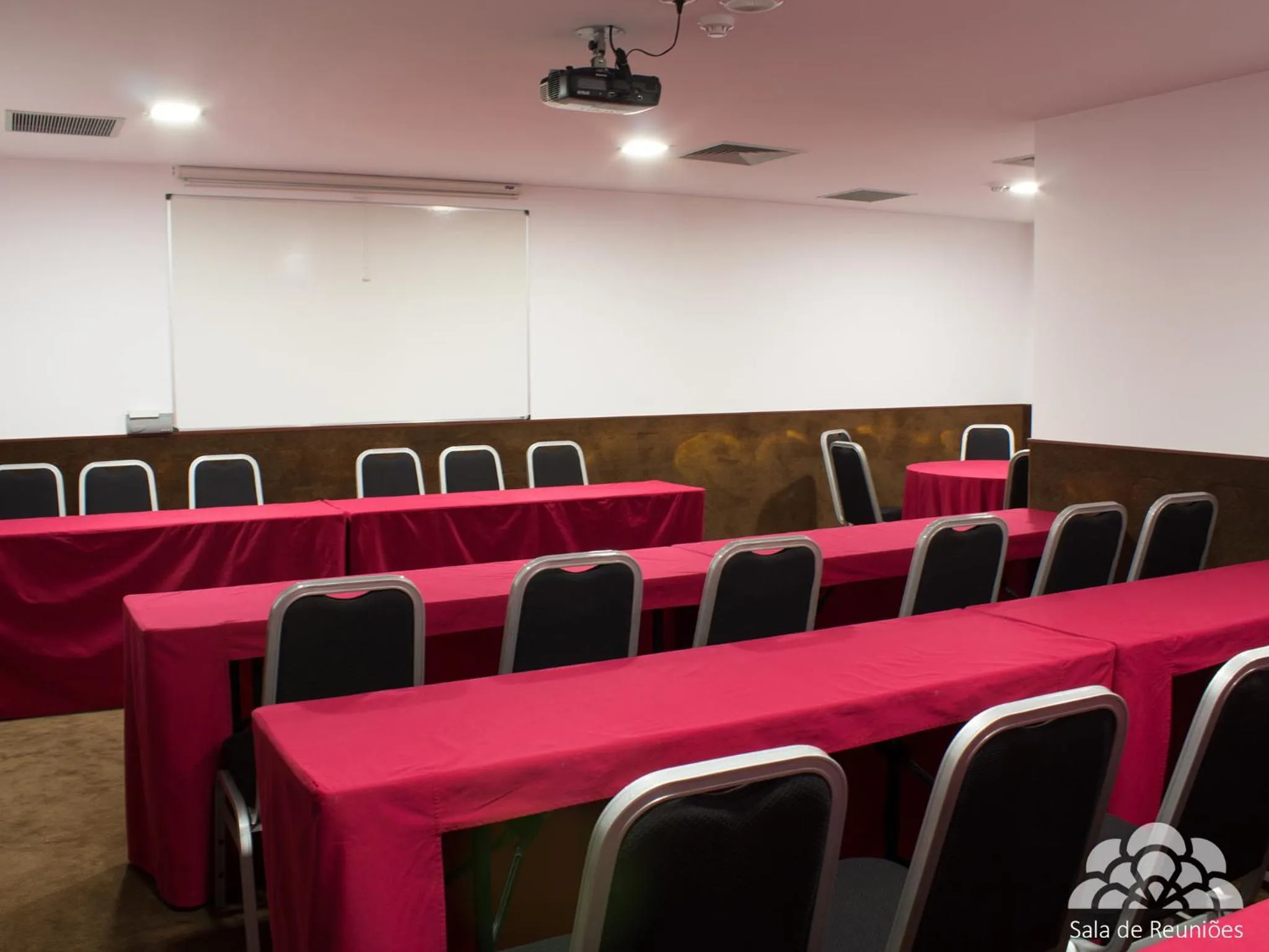 Business facilities in Hotel Portas De Santa Rita