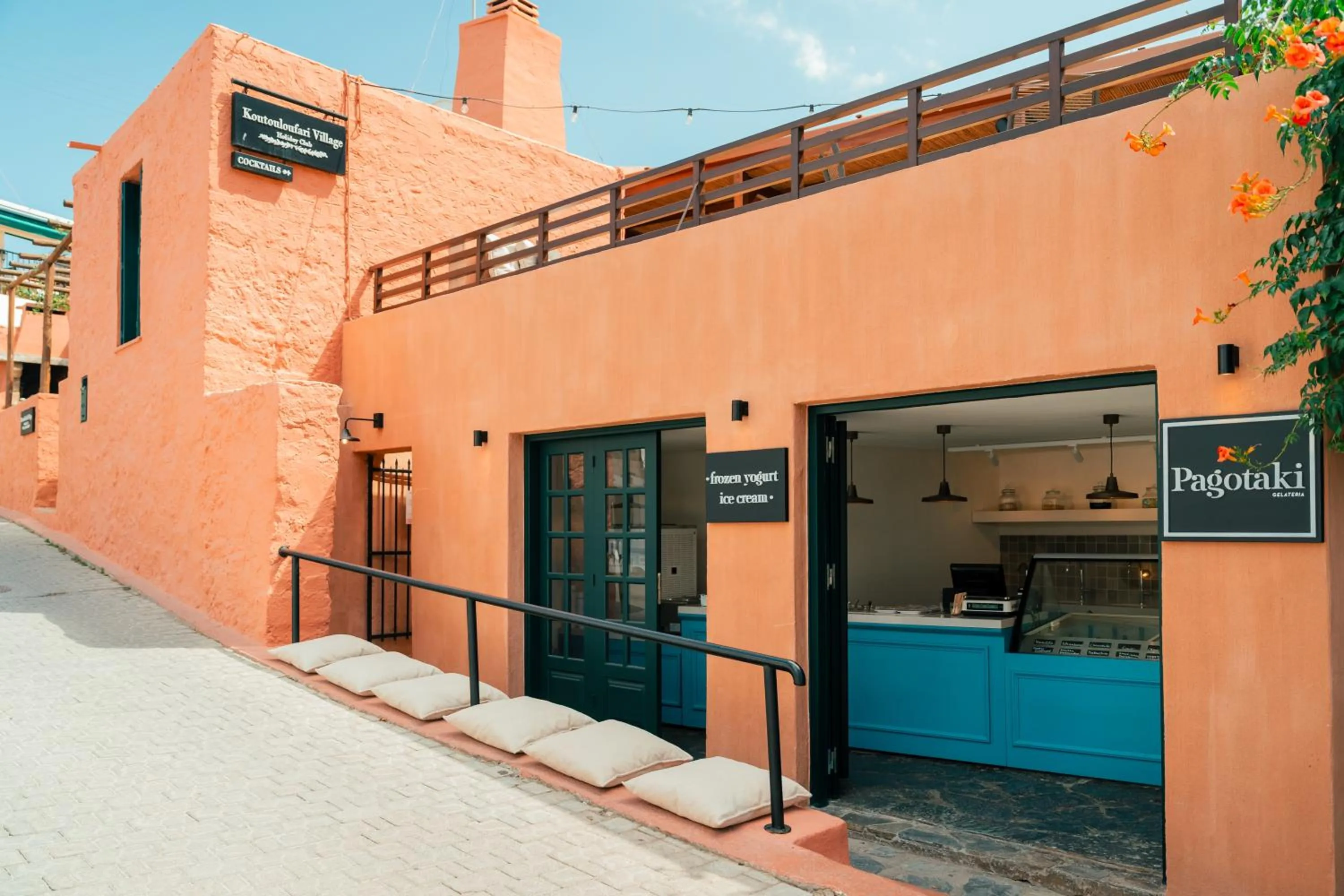 Restaurant/places to eat in Koutouloufari Village Holiday Club