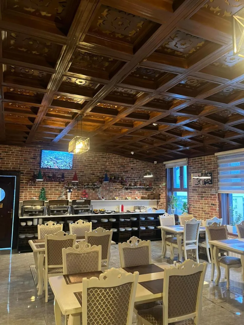 Restaurant/places to eat in Starway Hotel