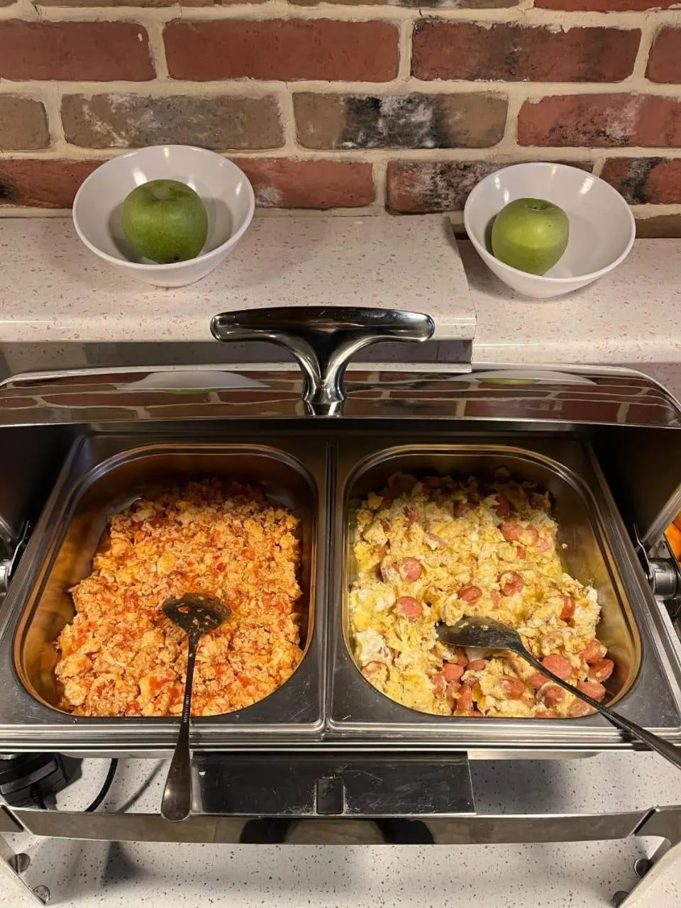 Restaurant/places to eat in Starway Hotel