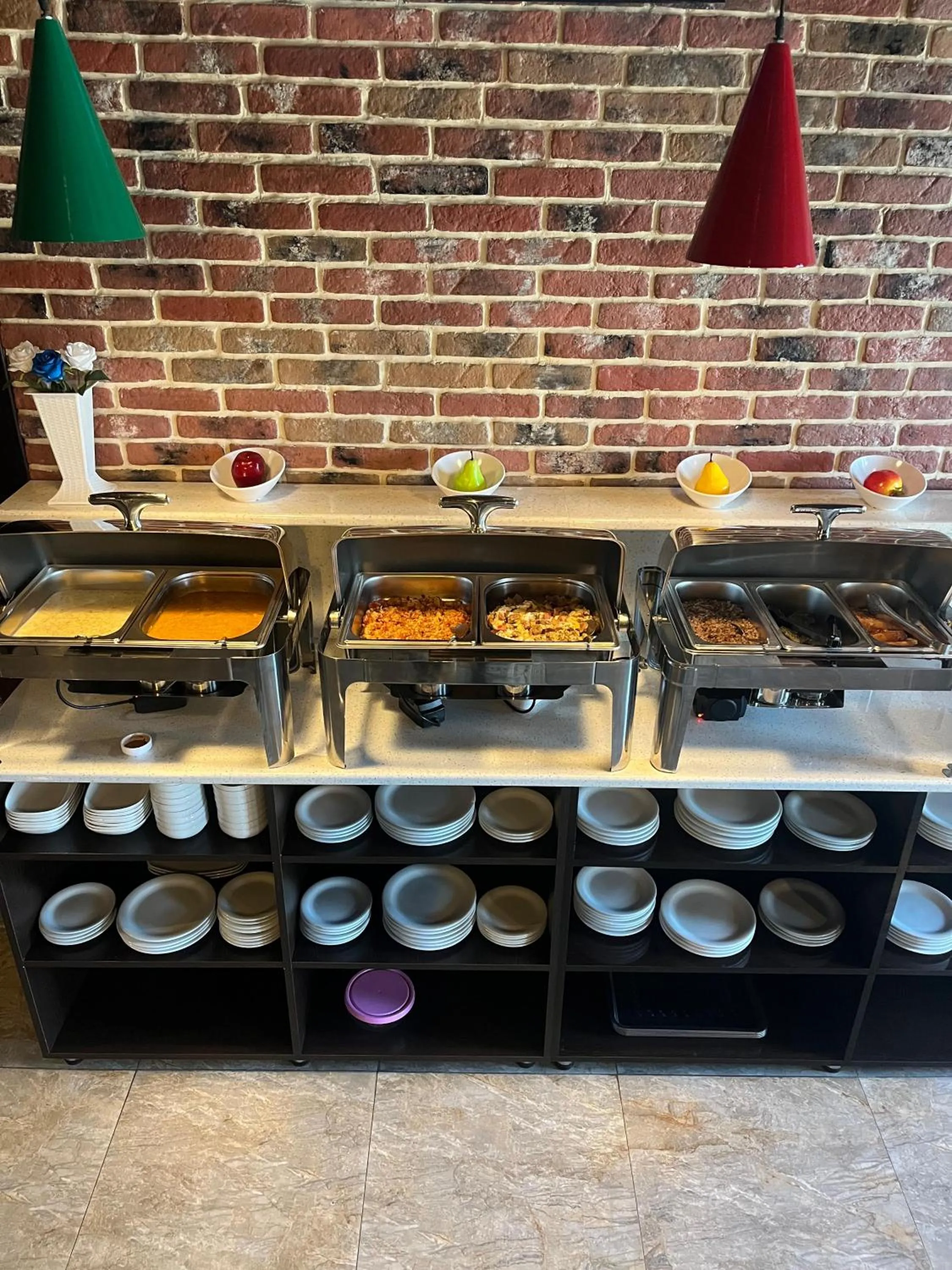 Restaurant/places to eat in Starway Hotel