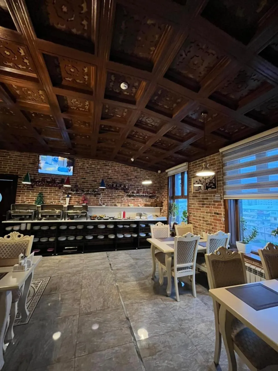 Restaurant/places to eat in Starway Hotel