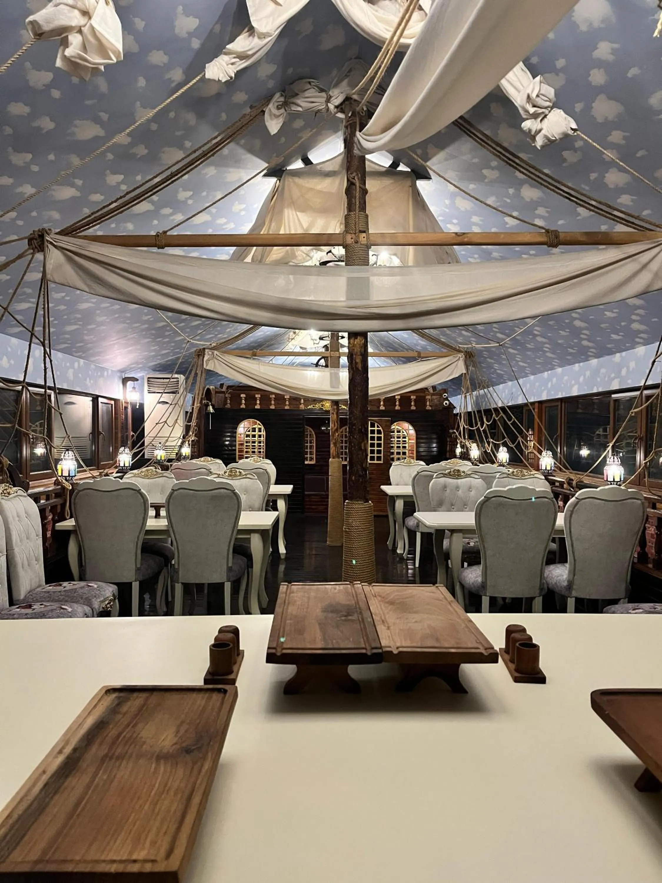 Restaurant/places to eat in Starway Hotel