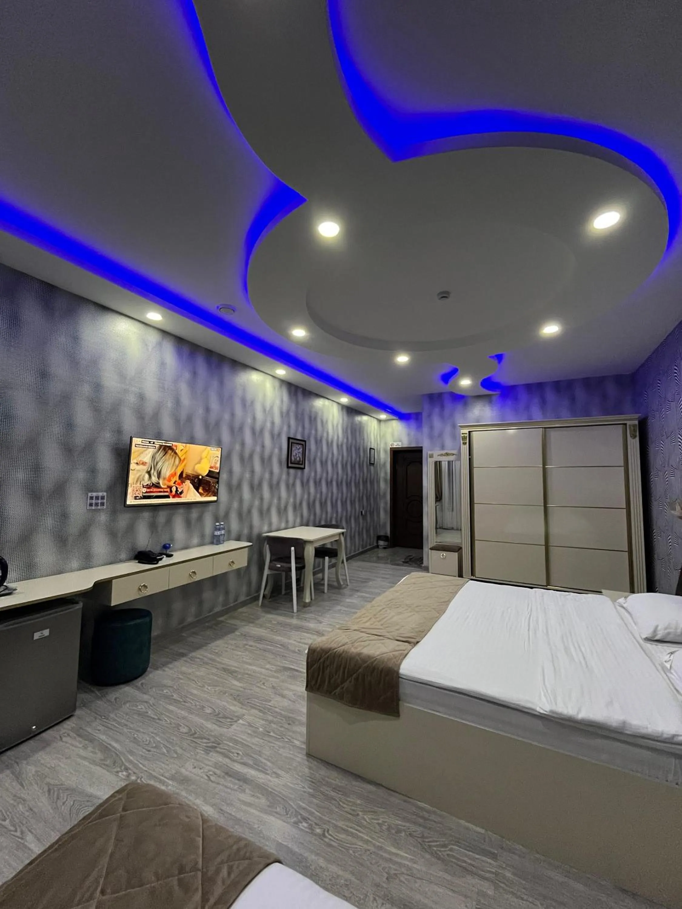 TV and multimedia, Bed in Starway Hotel