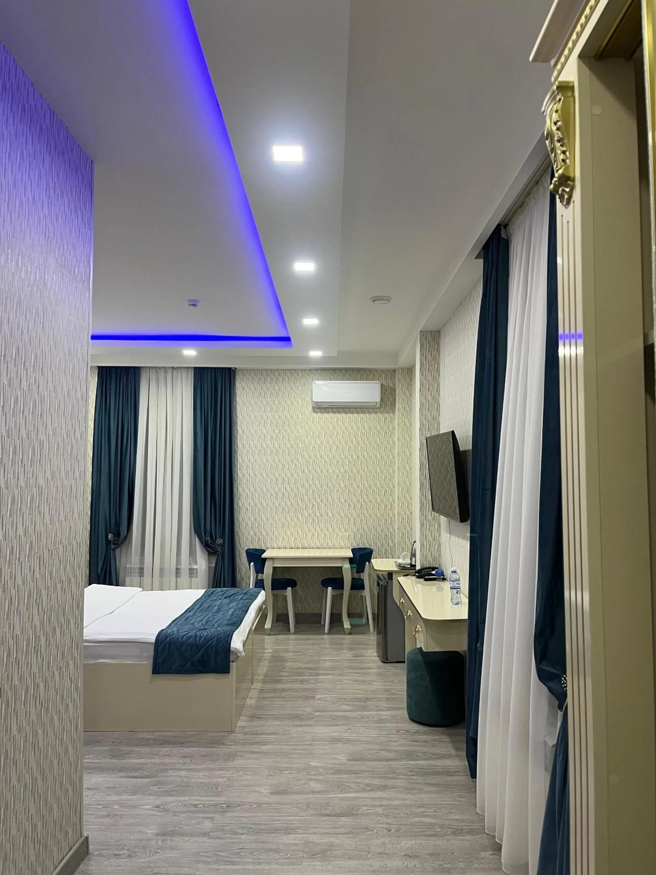 Photo of the whole room, Bed in Starway Hotel