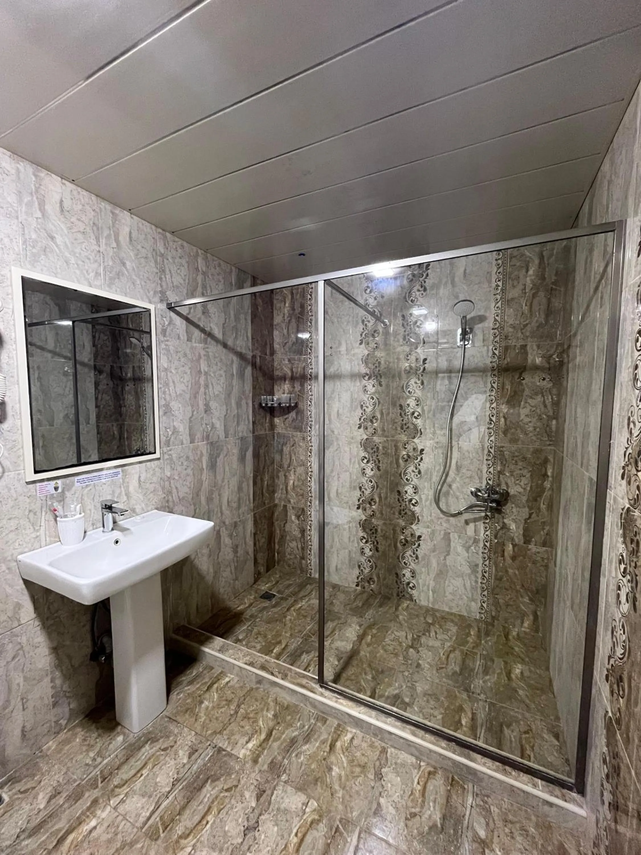 Shower in Starway Hotel