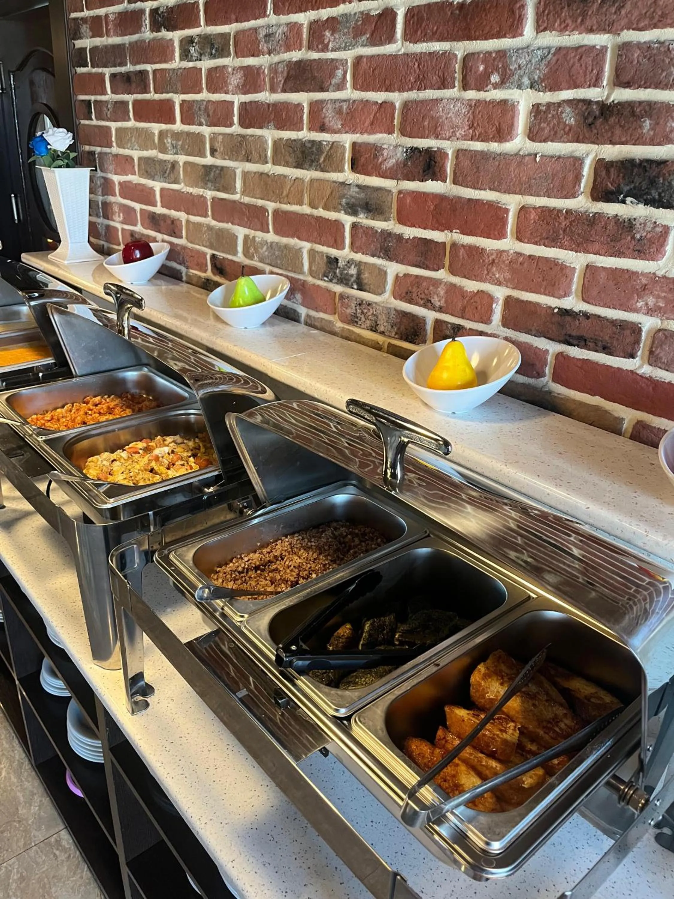 Restaurant/places to eat in Starway Hotel