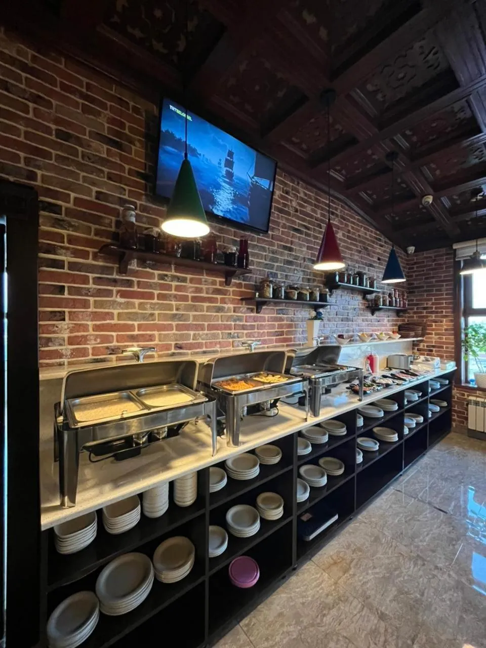 Restaurant/places to eat in Starway Hotel