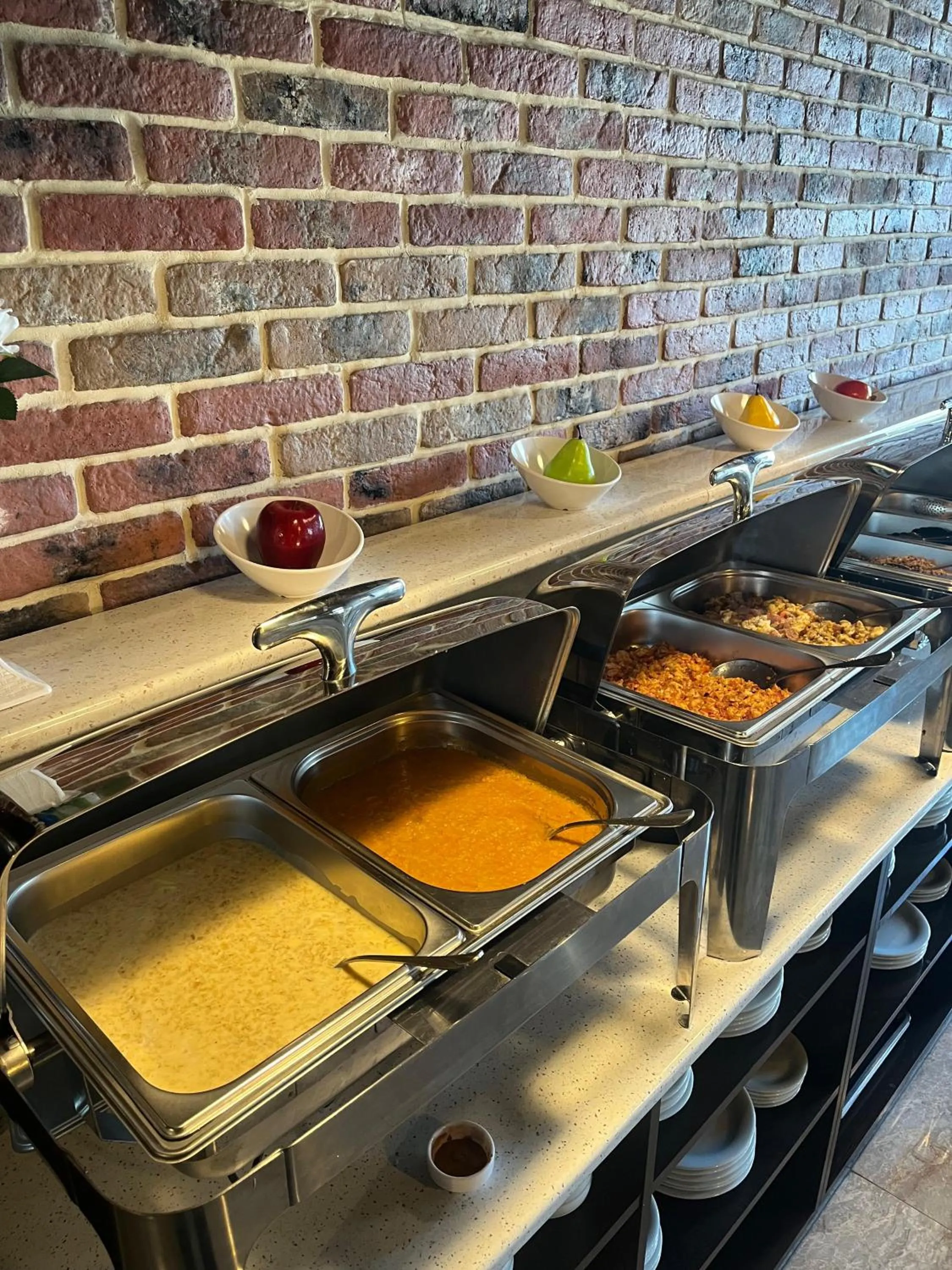 Restaurant/places to eat in Starway Hotel