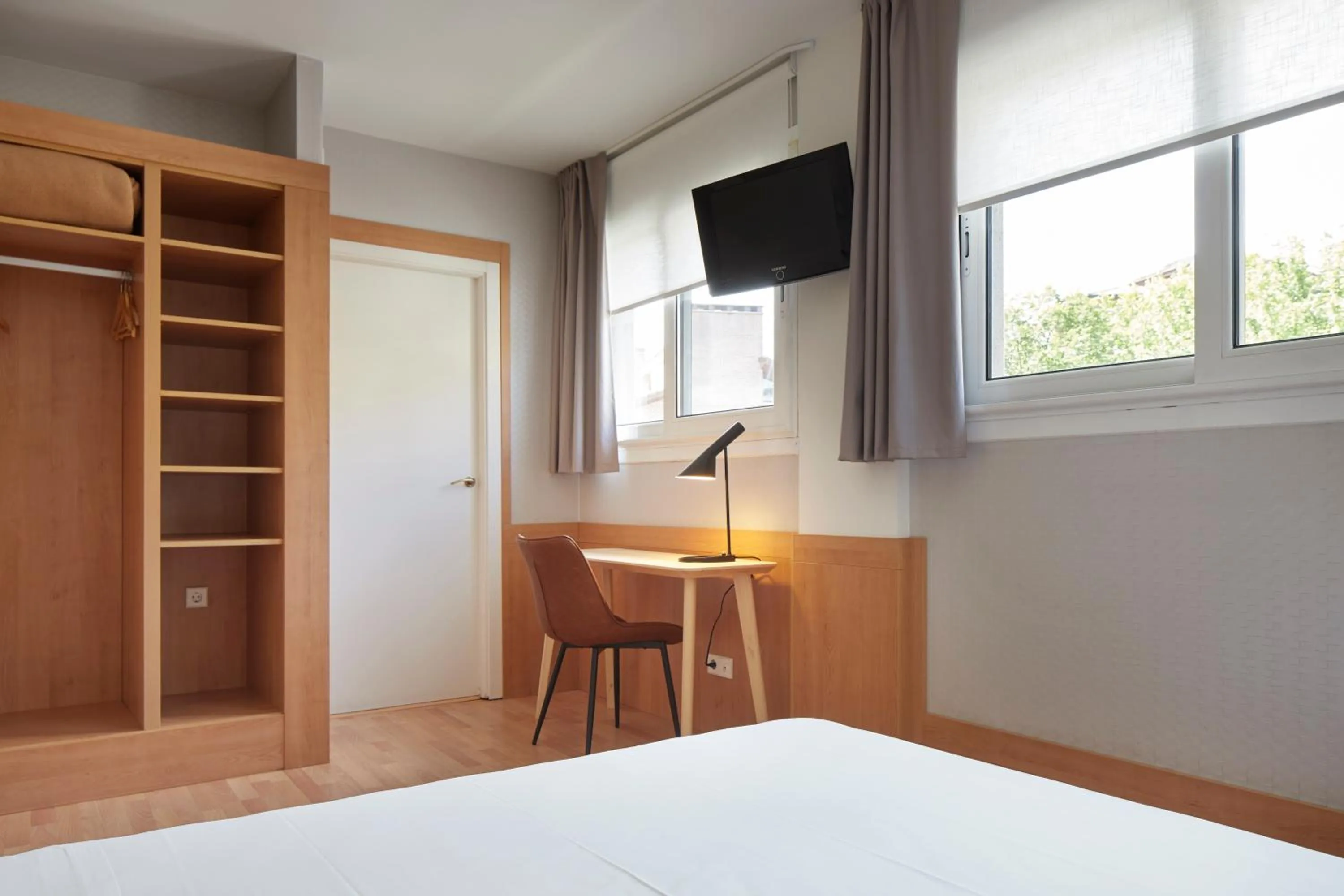 Bedroom, Bed in Hotel Berri Versalles