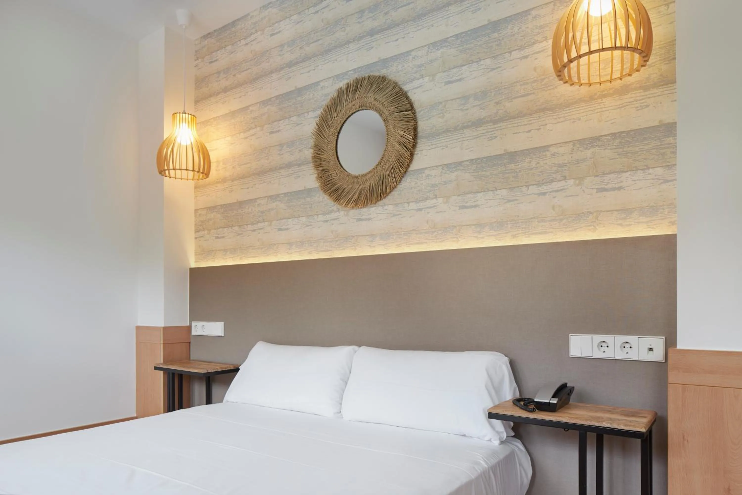 Bedroom, Bed in Hotel Berri Versalles