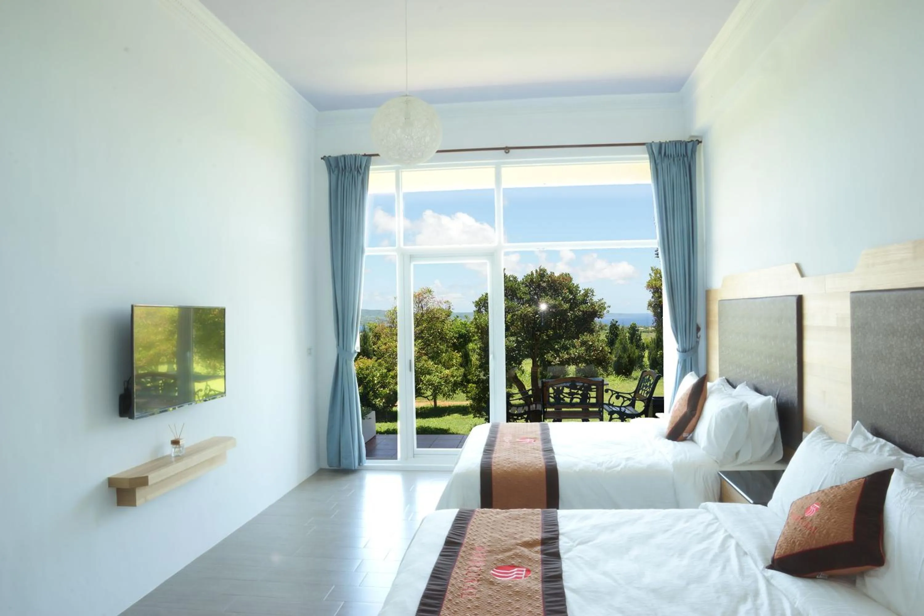 Bedroom, Bed in Coral B&B