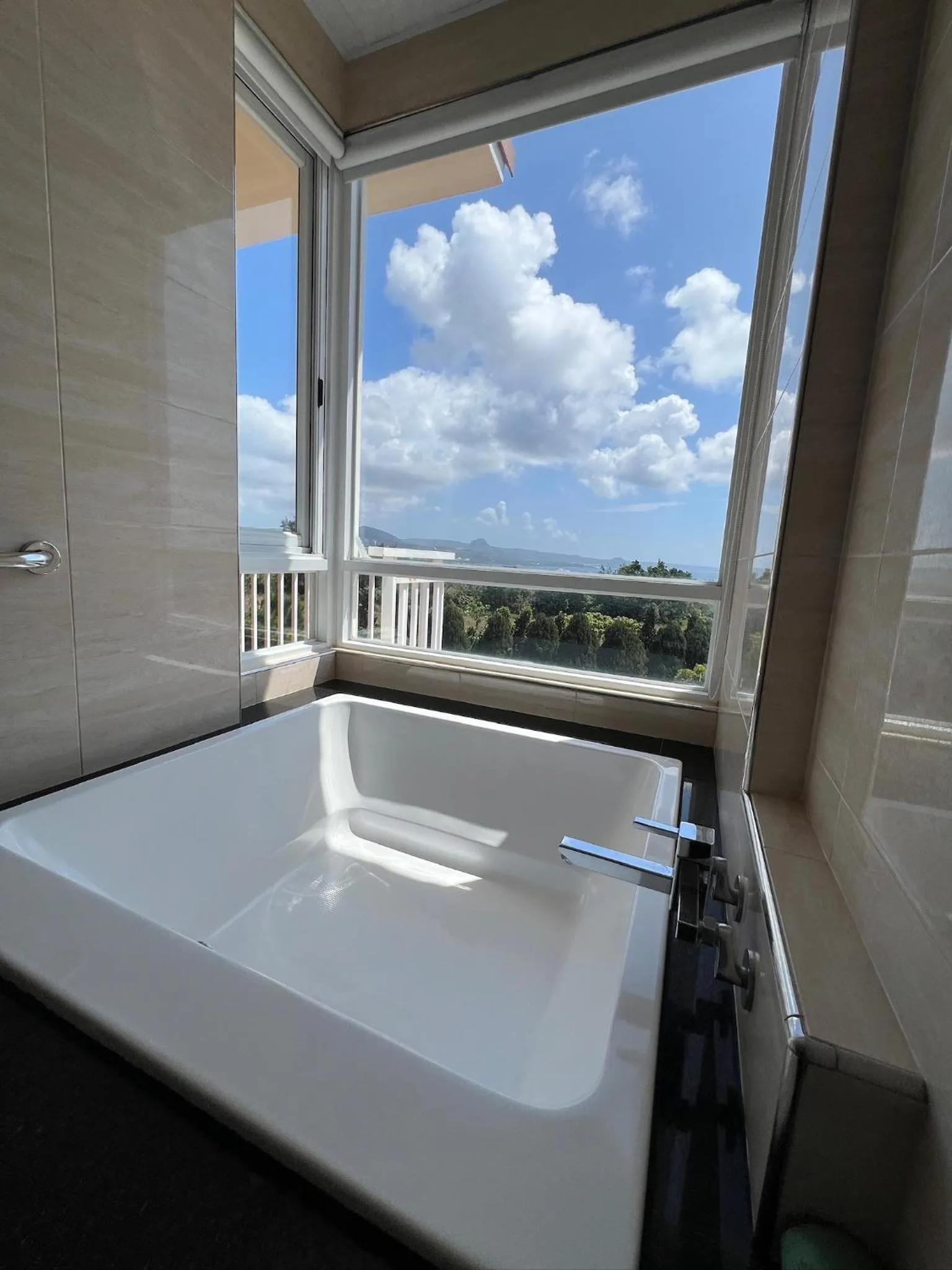 Bathroom in Coral B&B