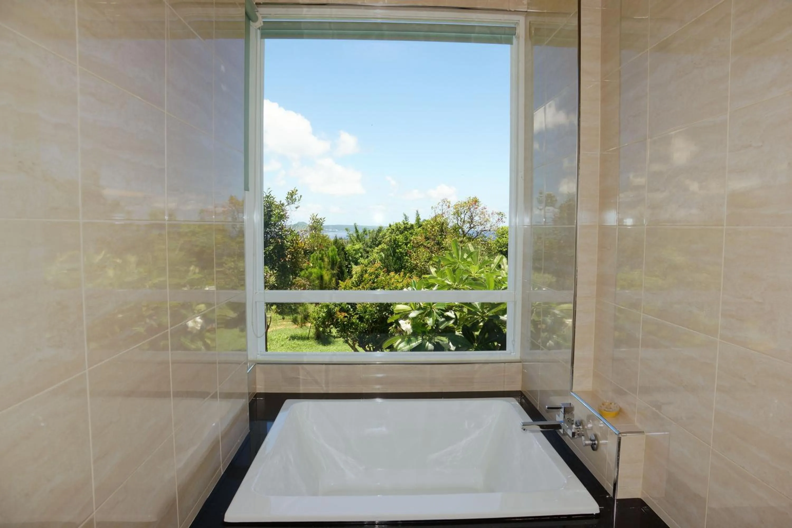 Bathroom, Bed in Coral B&B