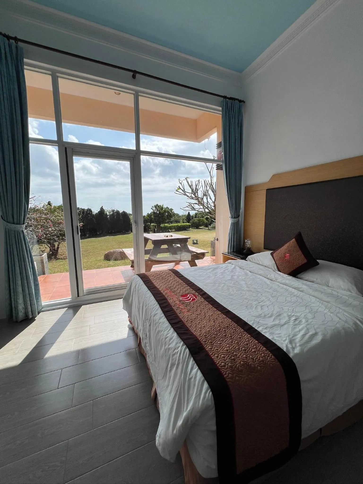 View (from property/room), Bed in Coral B&B