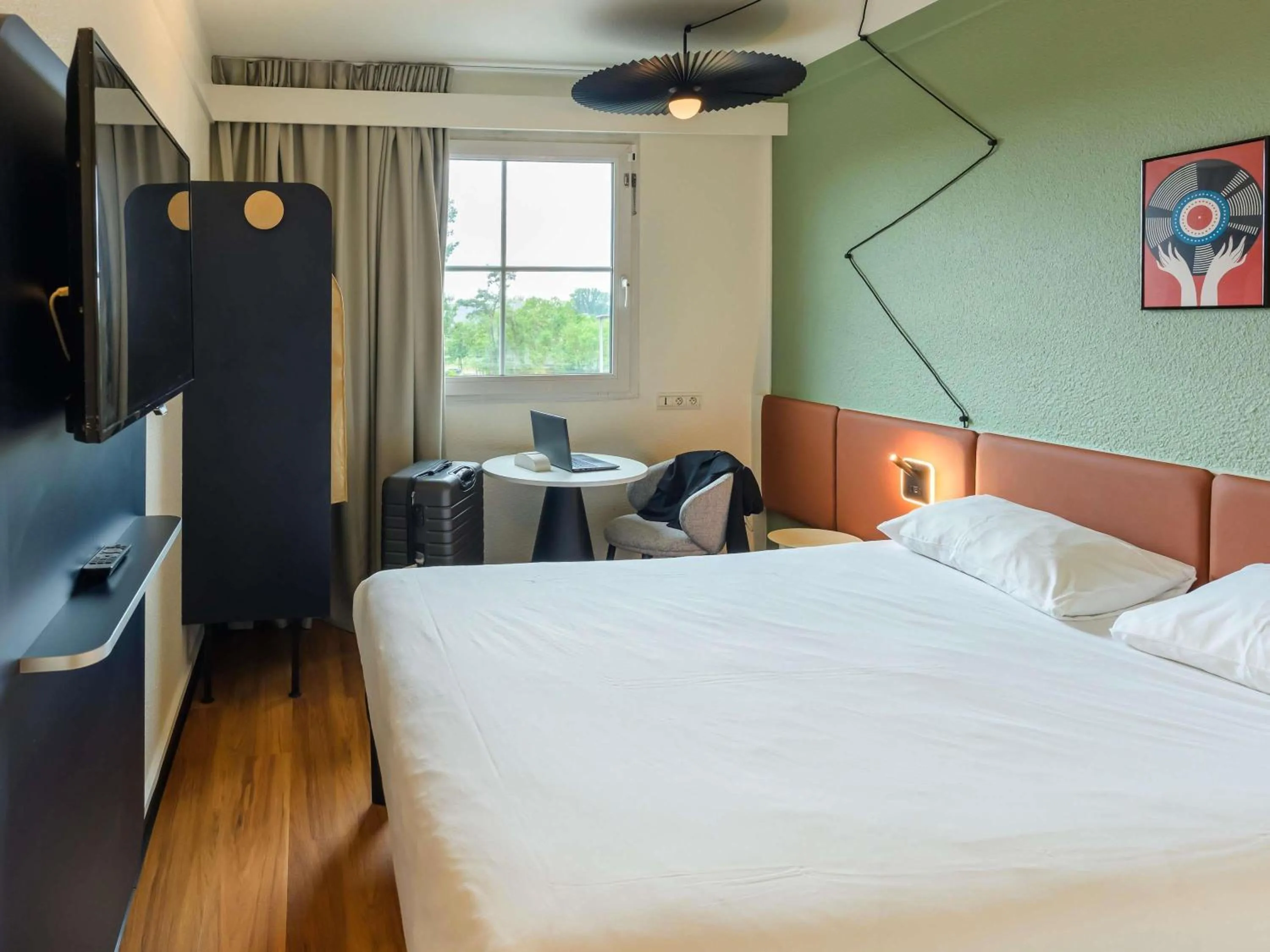 Bedroom, Bed in ibis Strasbourg Aéroport Le Zénith