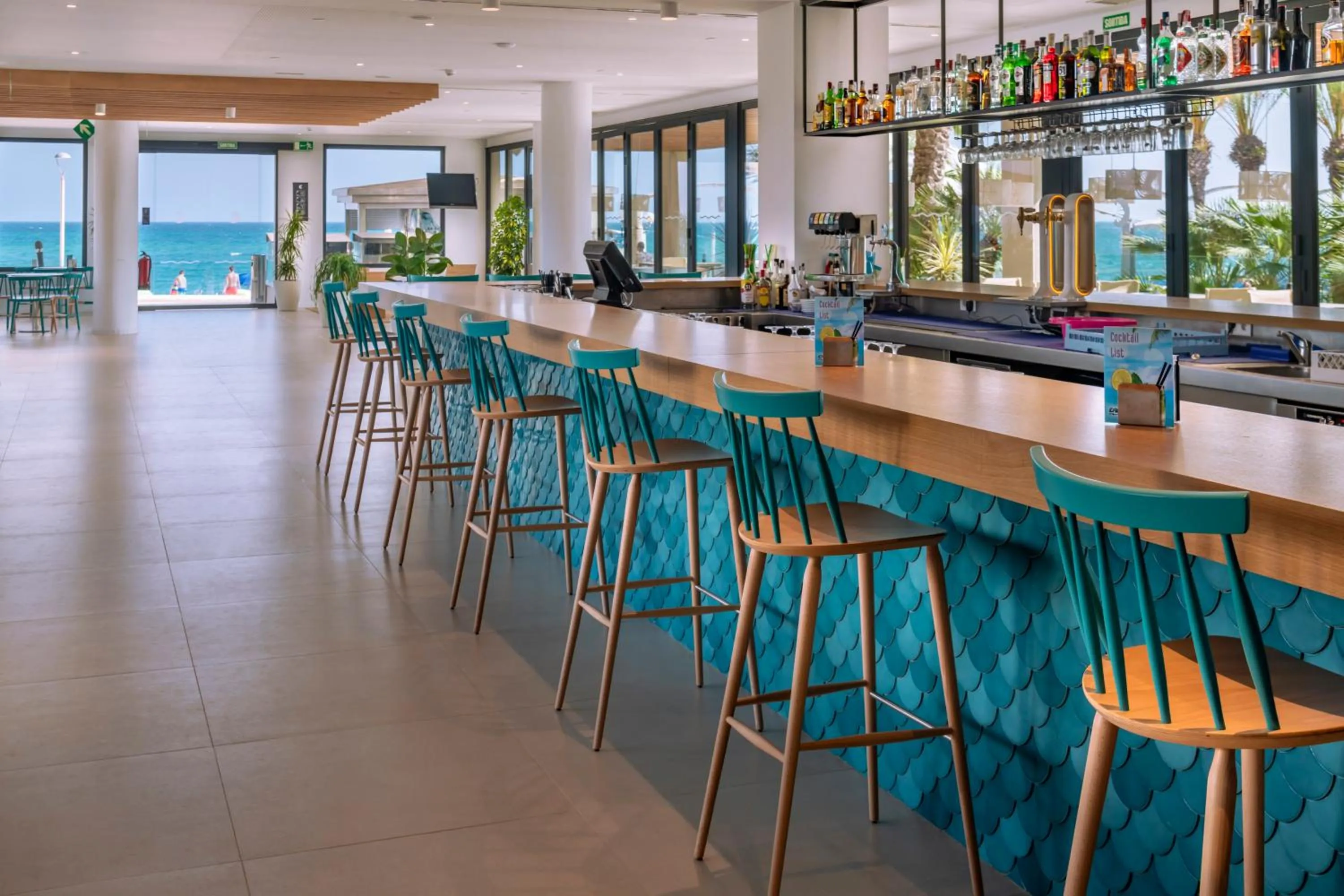 Lounge or bar in Caprici Beach Hotel & Spa