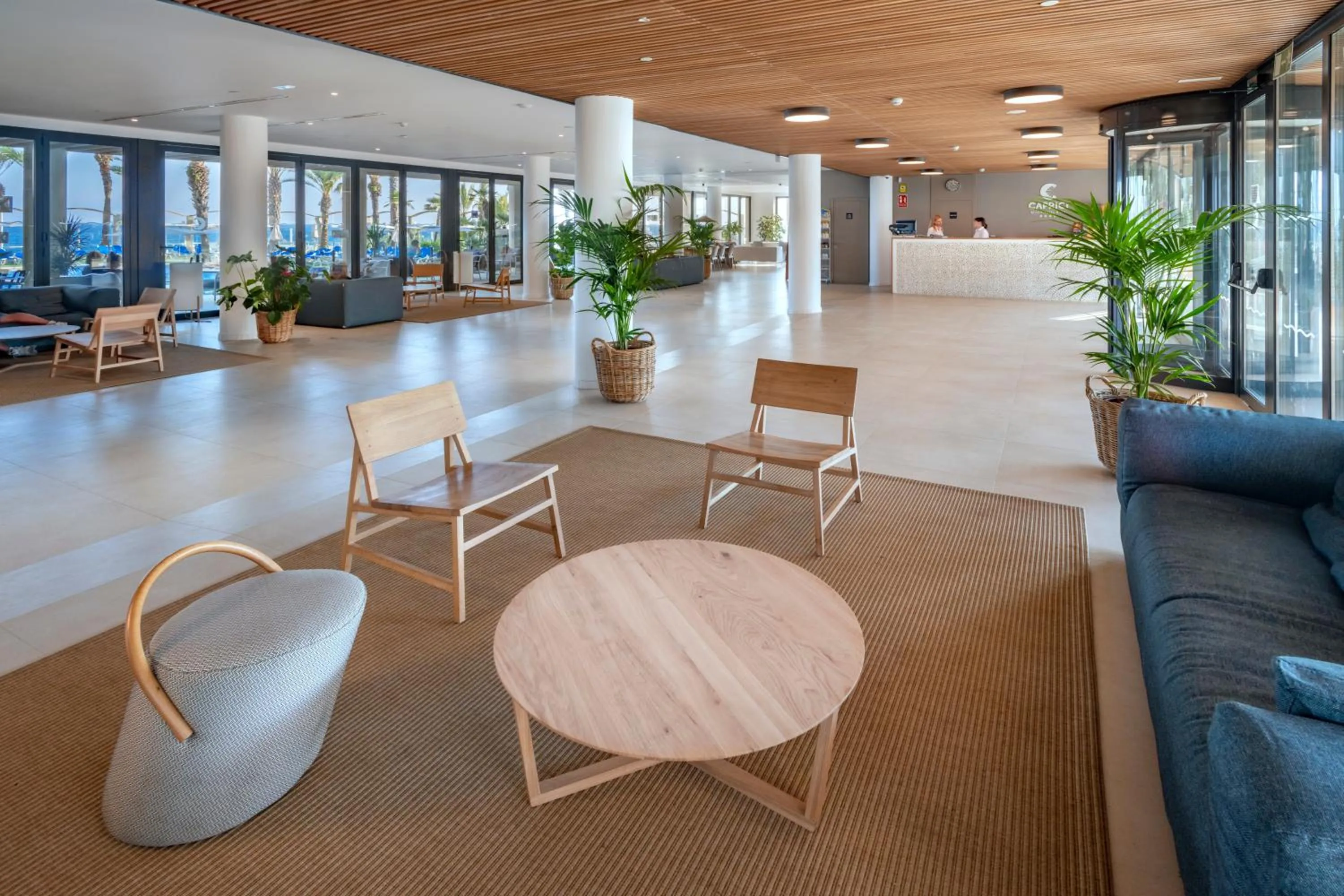 Living room in Caprici Beach Hotel & Spa