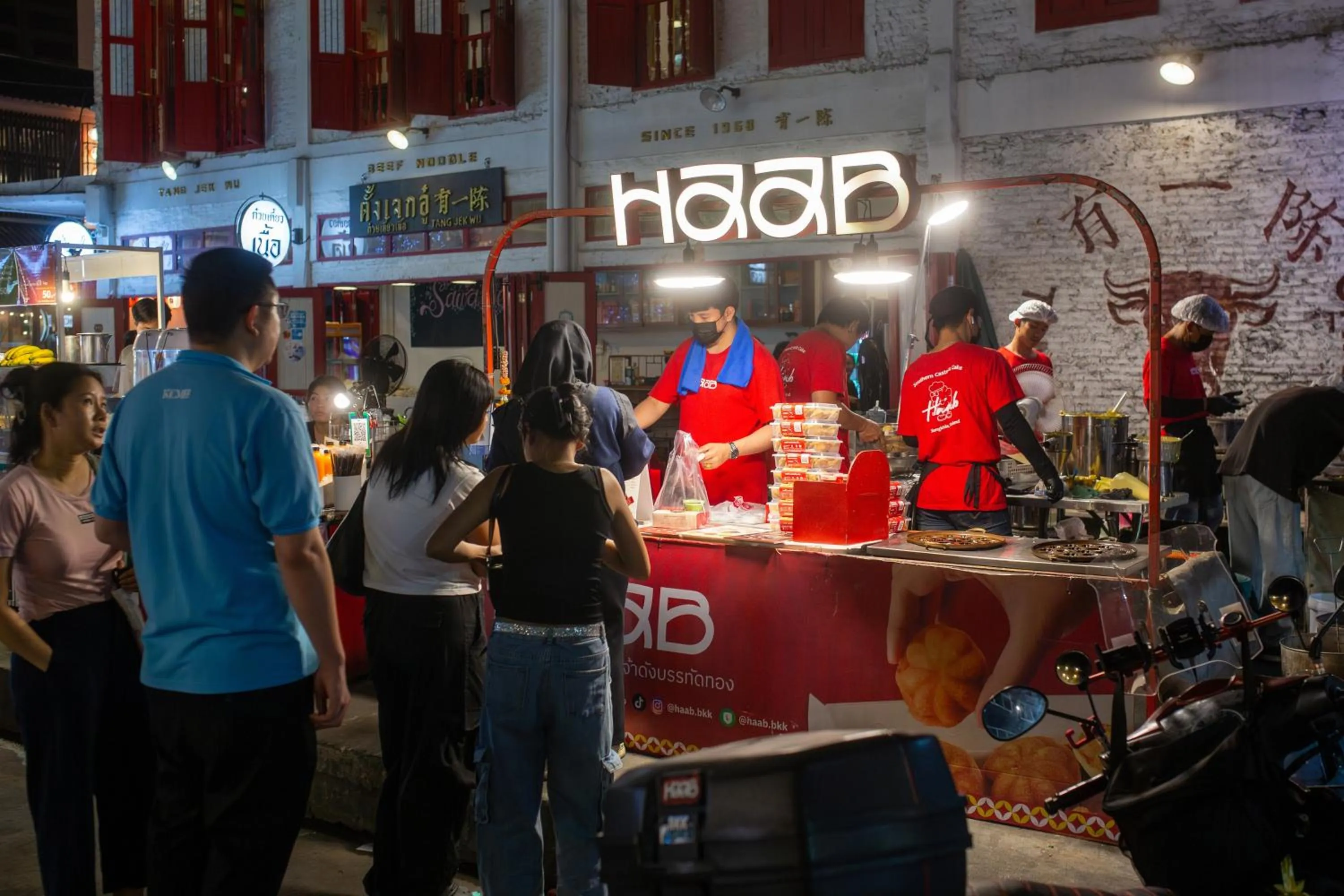 Nearby landmark in Banthat Thong Hostel