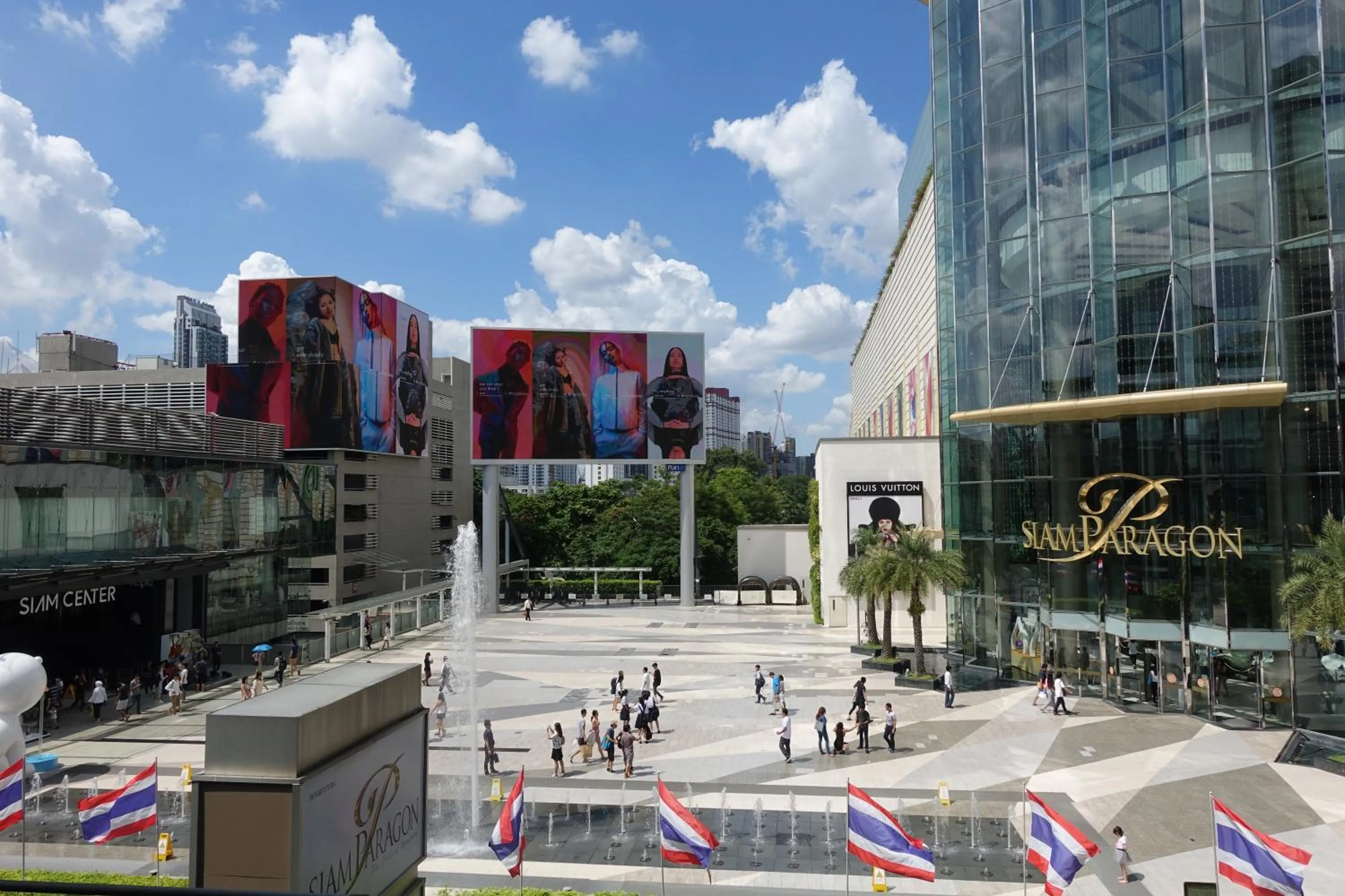 Nearby landmark in Banthat Thong Hostel