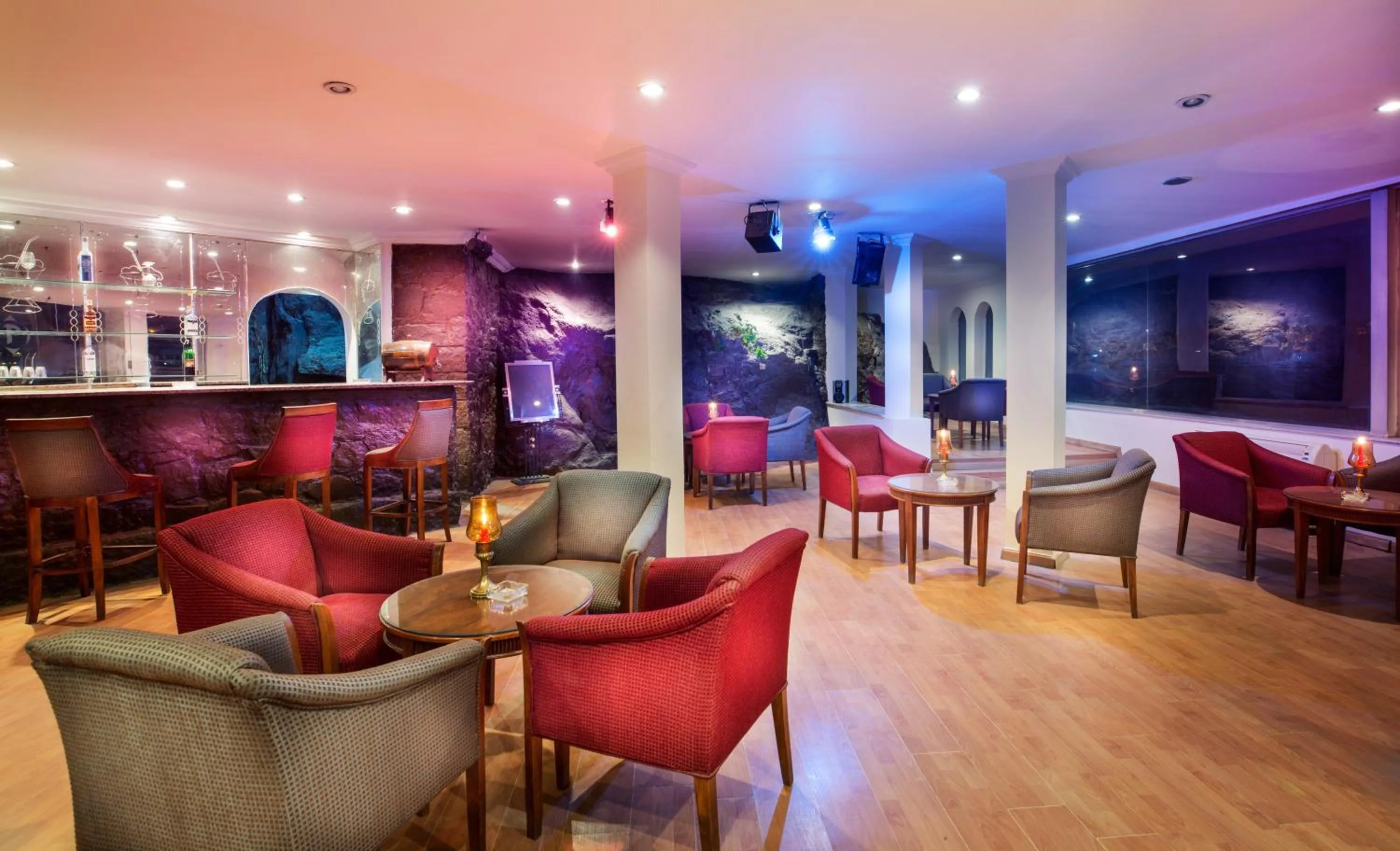 Lounge or bar in Obelisk Nile Hotel Aswan