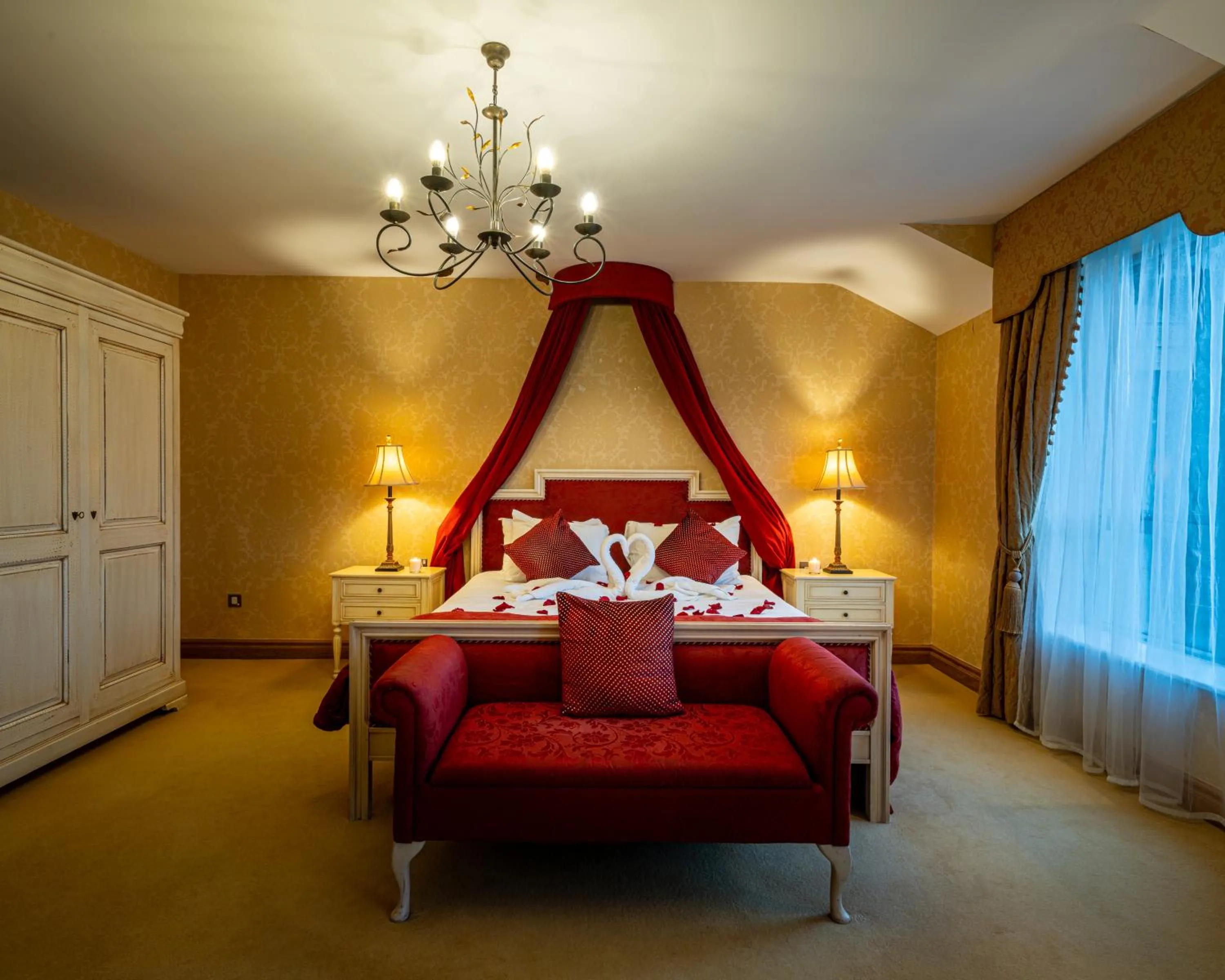Bedroom, Bed in Kettles Country House Hotel