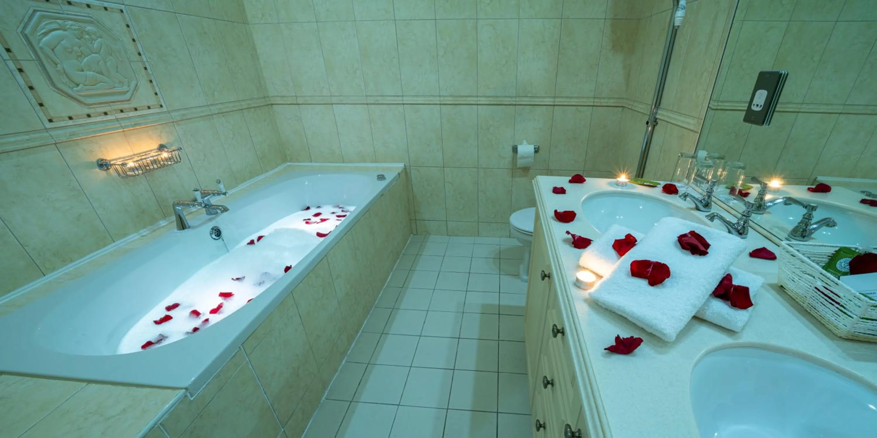 Bathroom in Kettles Country House Hotel