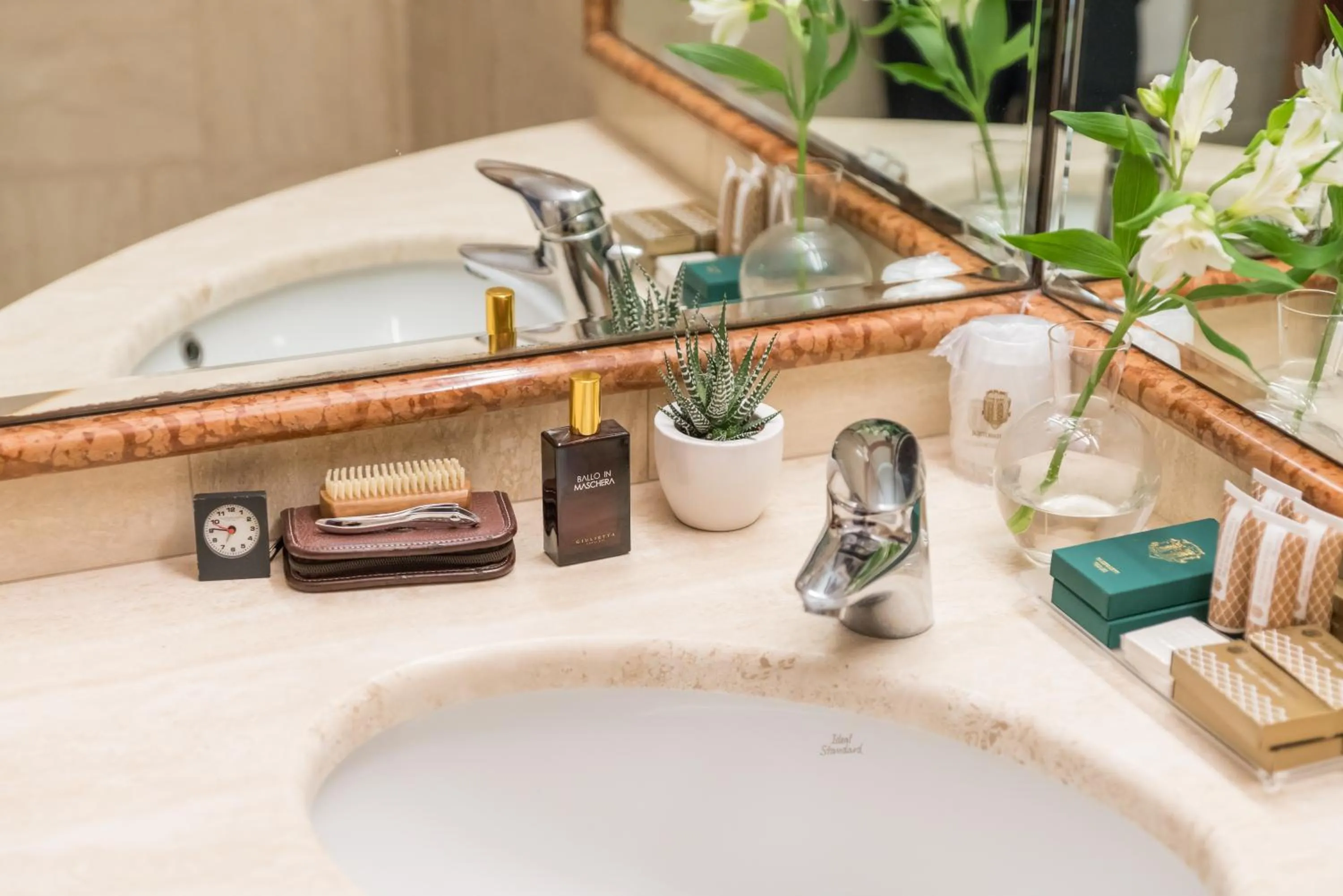 Bathroom in Santa Barbara Hotel
