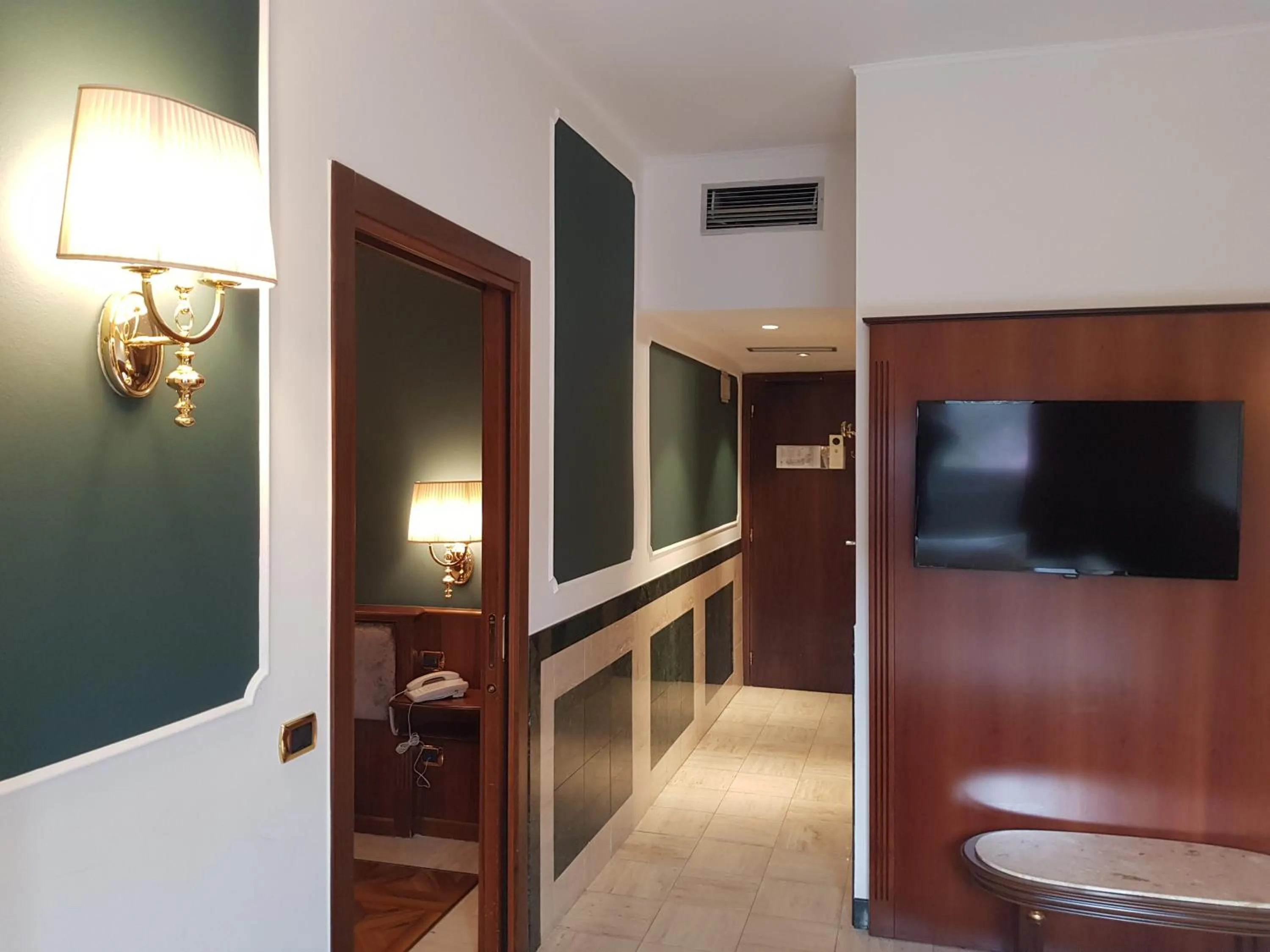 Living room in Santa Barbara Hotel