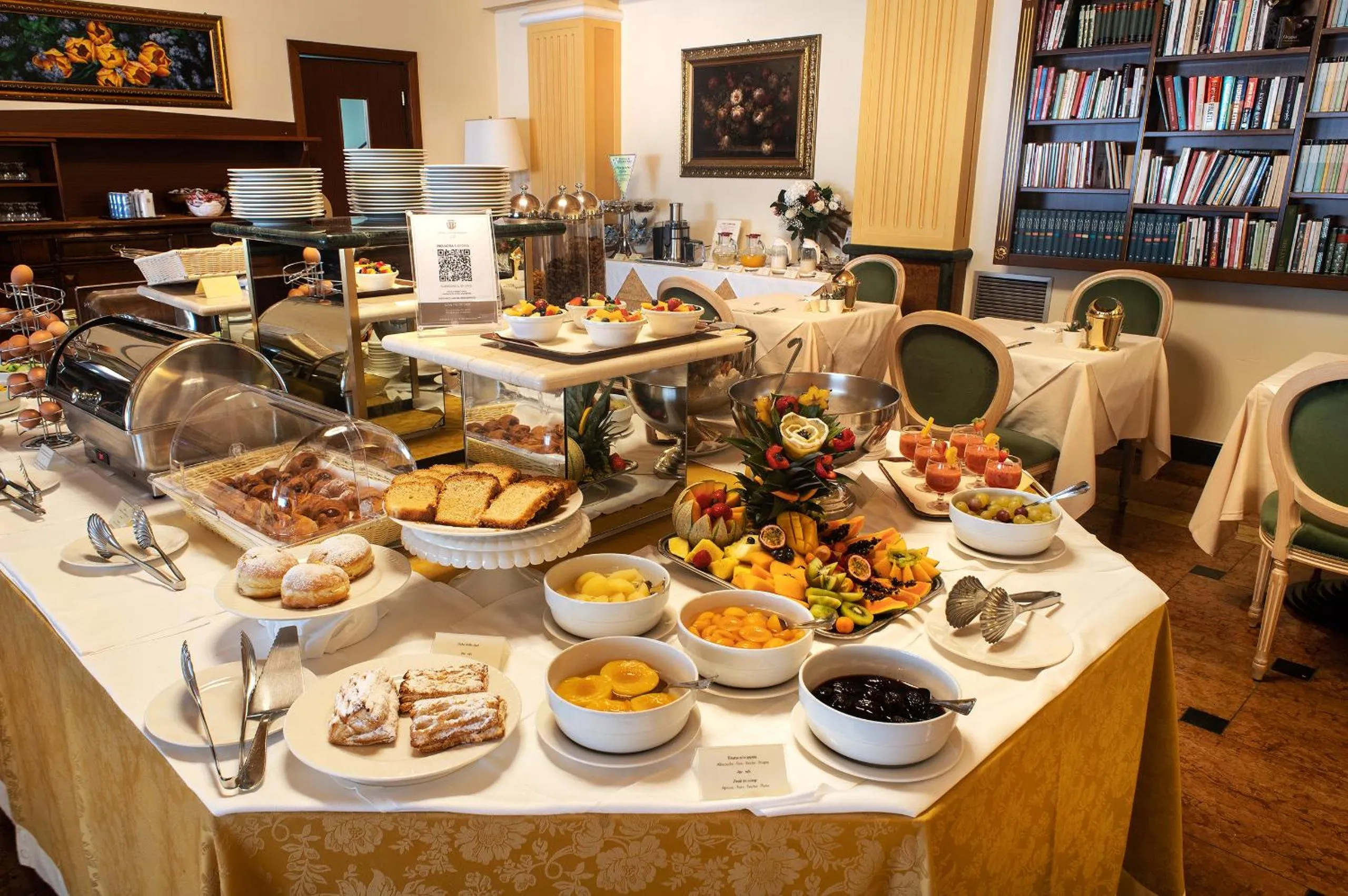 Buffet breakfast in Santa Barbara Hotel