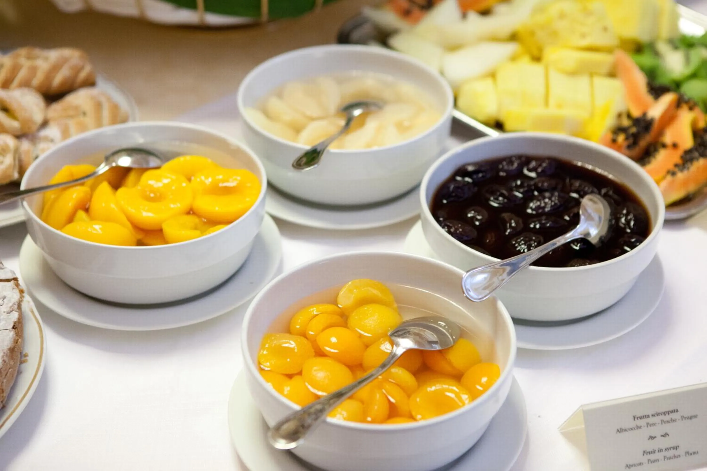 Buffet breakfast in Santa Barbara Hotel