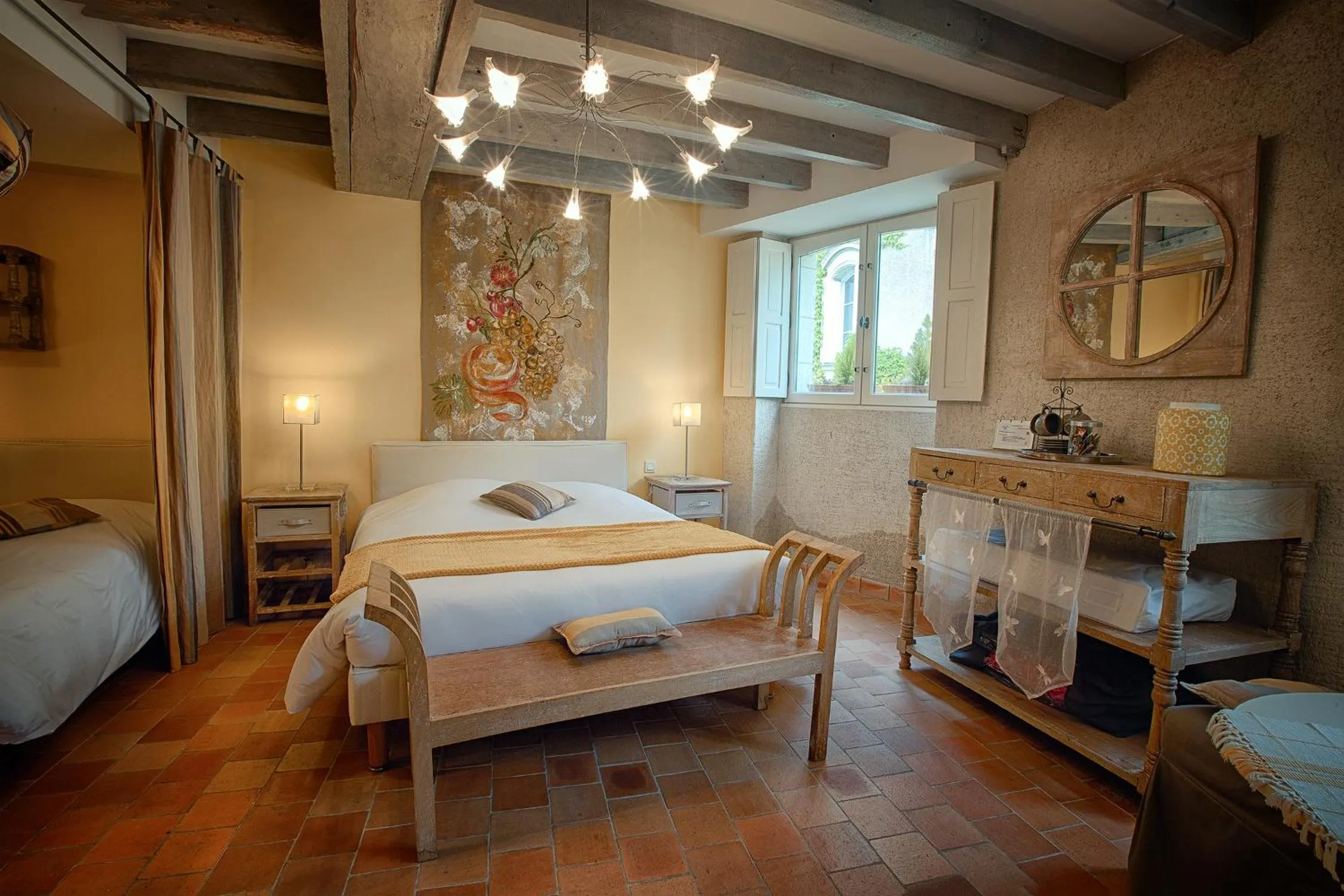 Photo of the whole room, Bed in Hôtel & Spa Chai De La Paleine