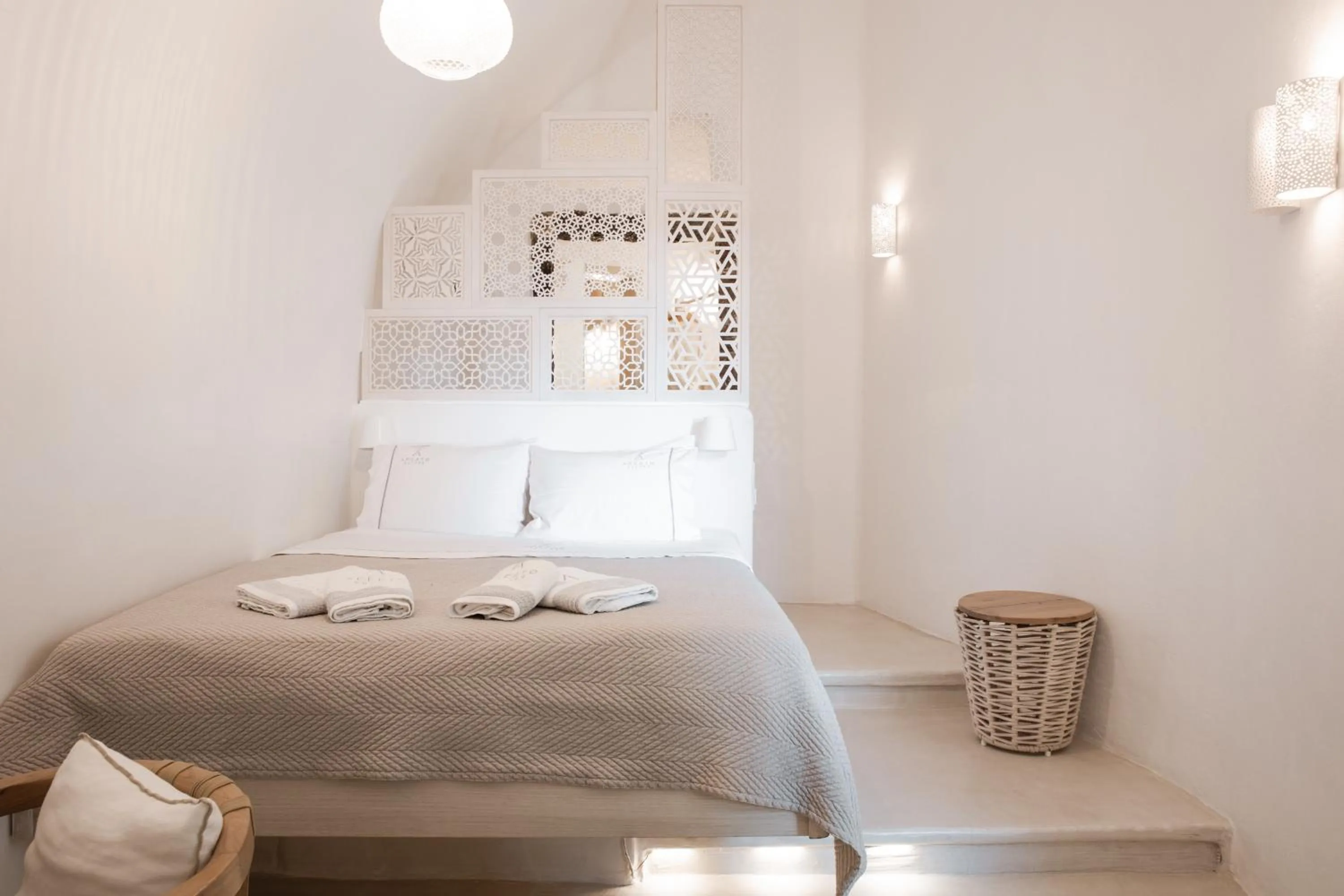 Bed in Aperto Suites - Adults Only